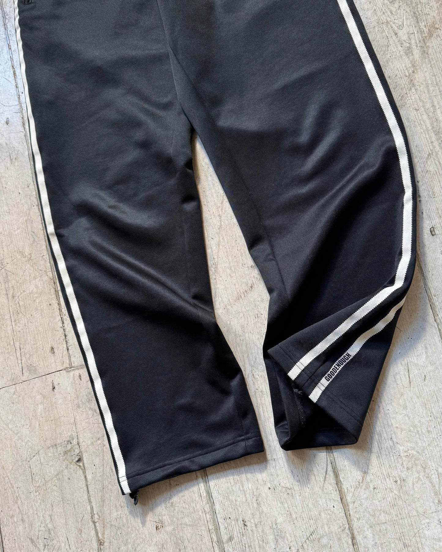 Early 2000s Black Side Stripe Logo Poly Track Pants (30~32)