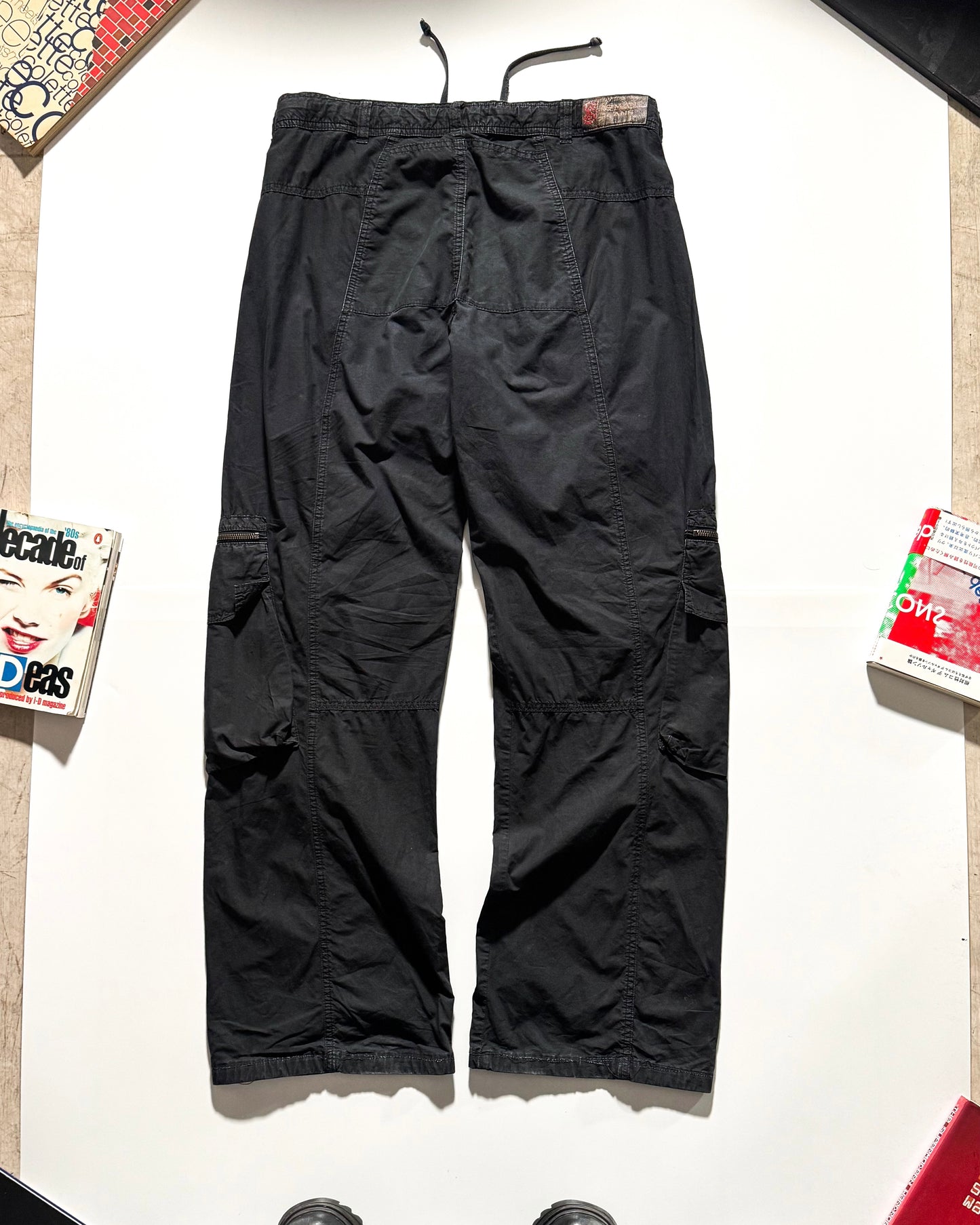 Early 2000s Washed Black Panelled Adjustable Waist Cargo Pants (31~34)