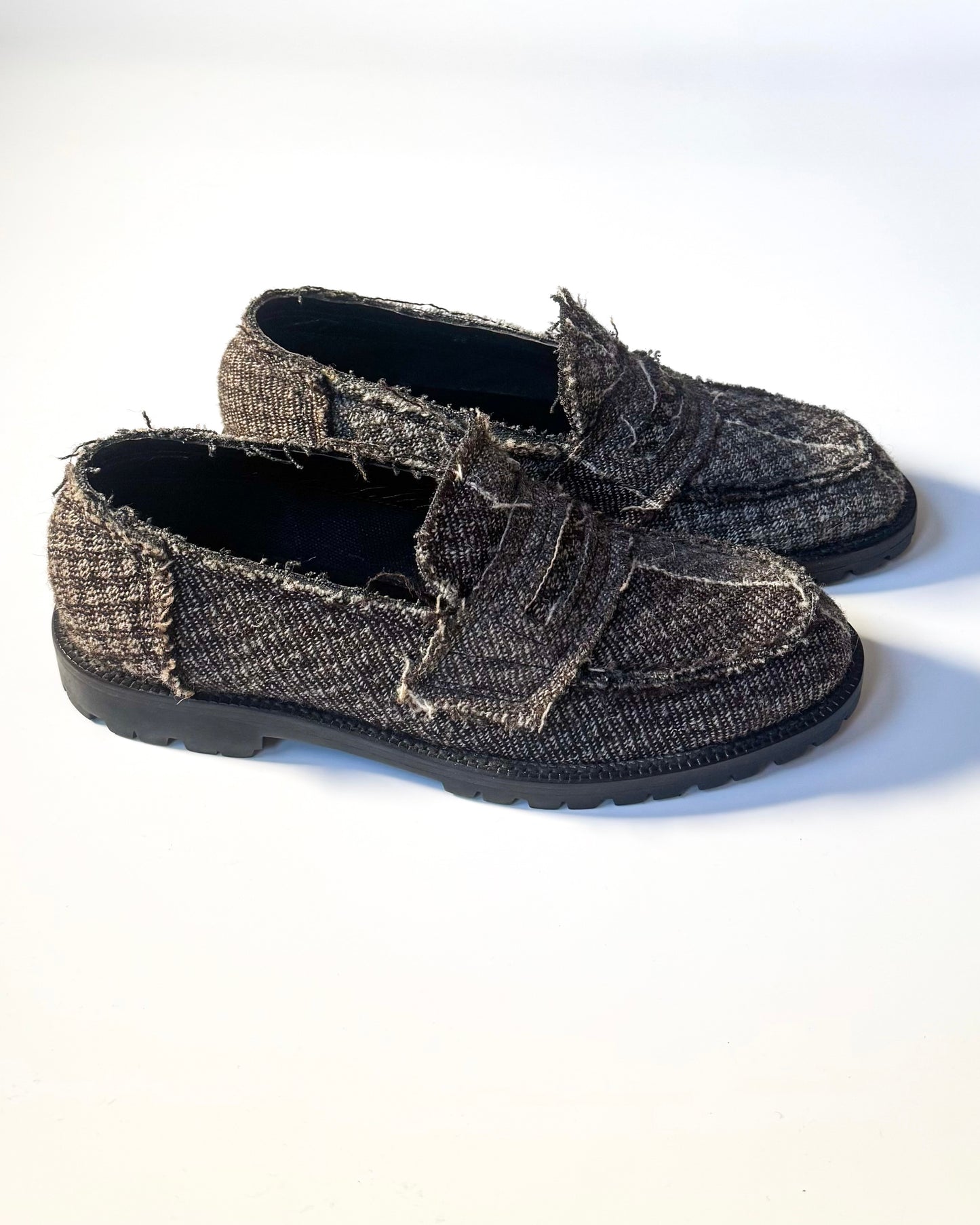 AW92 Raw Edge Tweed Style Loafers (JP26/ UK7.5)
