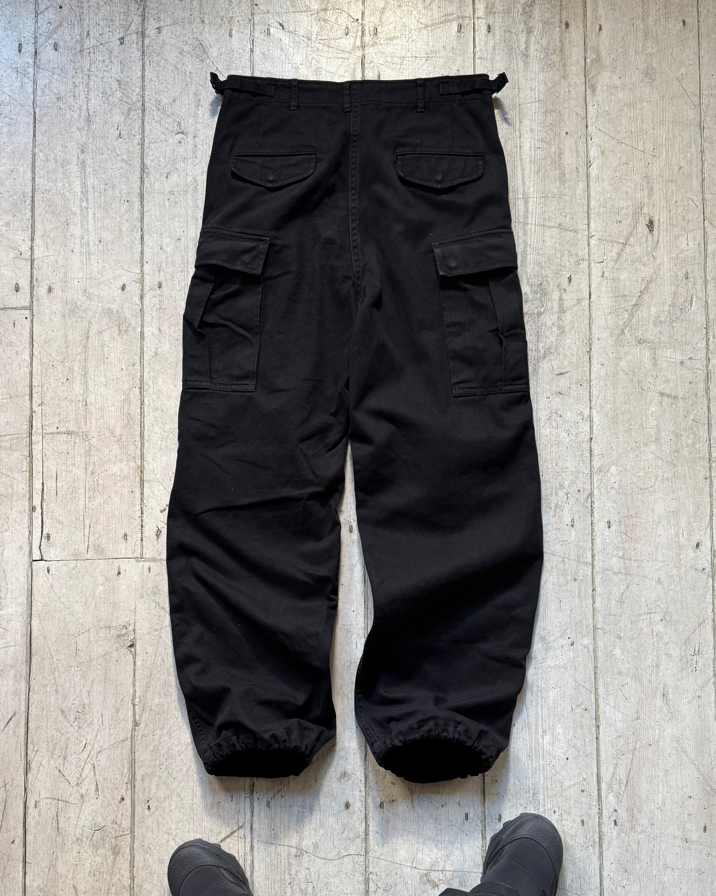 2007 Black Knee Darted Cargo Pants (~30~)
