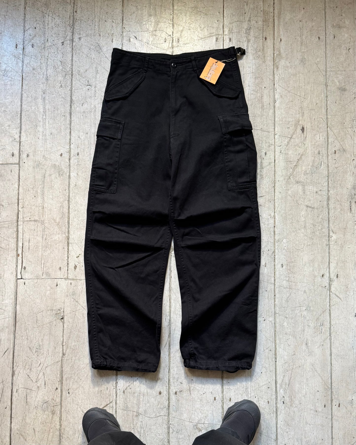 2007 Black Knee Darted Cargo Pants (~30~)