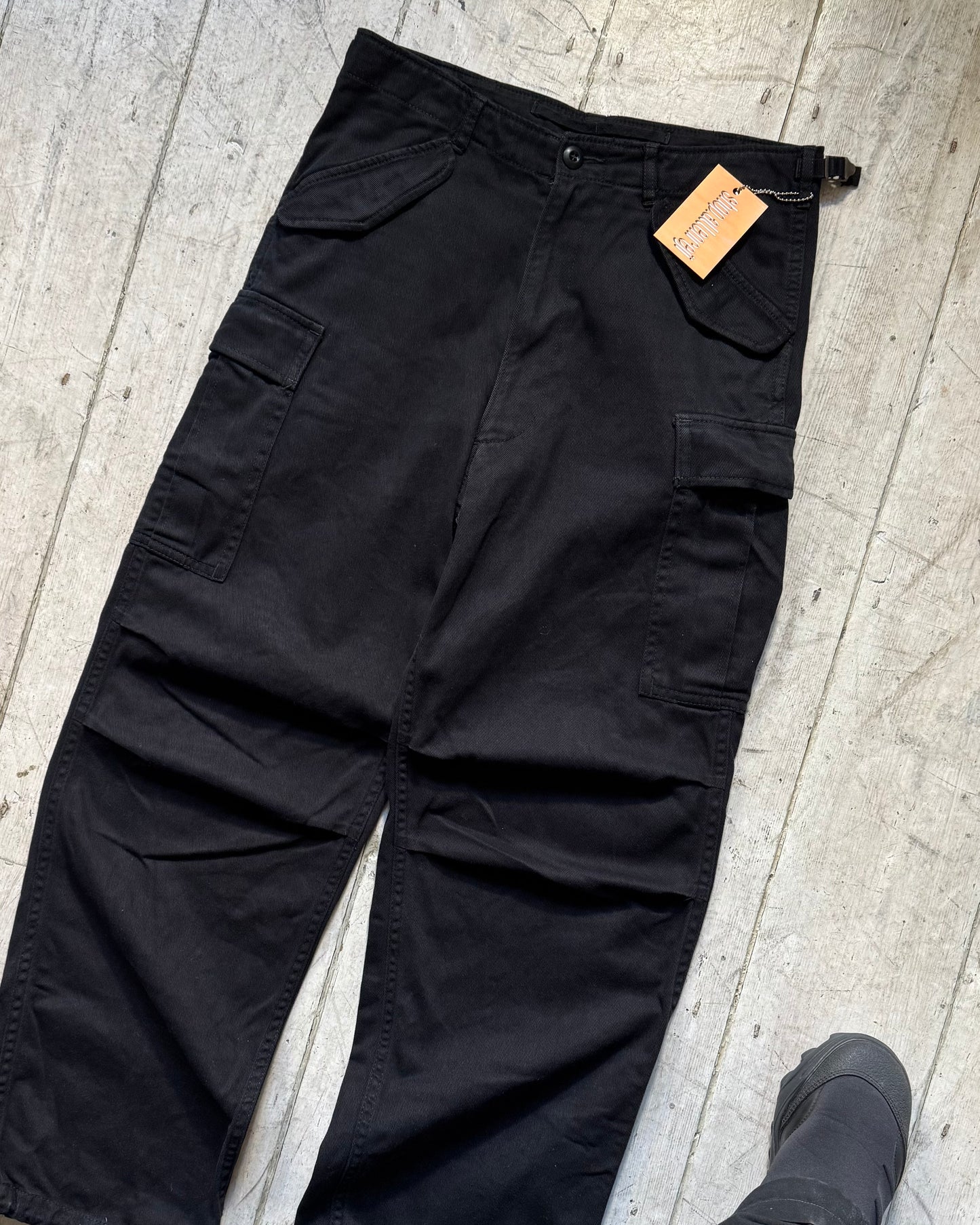 2007 Black Knee Darted Cargo Pants (~30~)