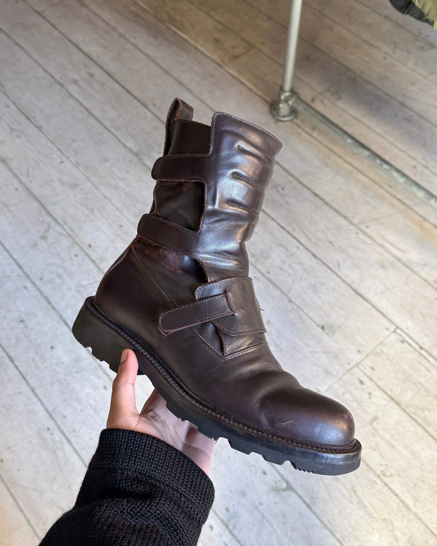 Early 2000s Brown Leather Moto Strap Vibram Boots (EU40 / UK7-7.5)