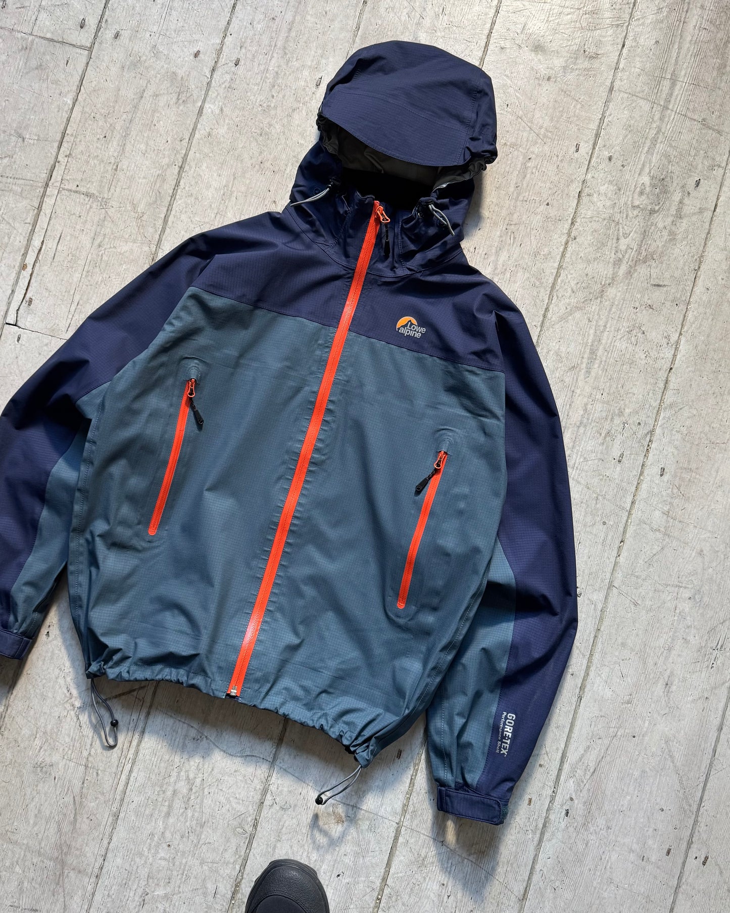 2000s Blue / Orange Panelled Gore-tex Jacket (~M~)