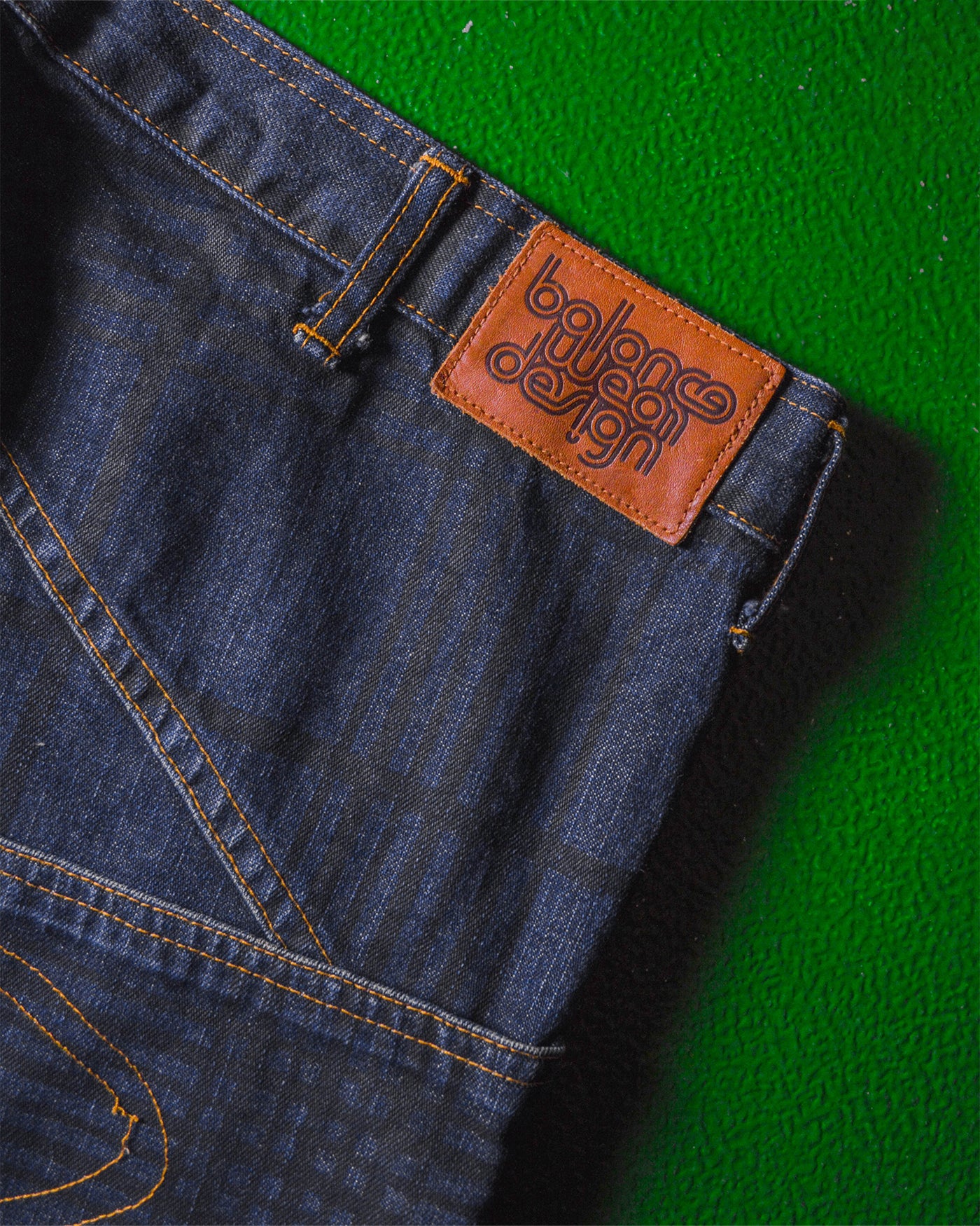 Early 2000s Dark Wash Printed Check Denim Jeans (34~36)