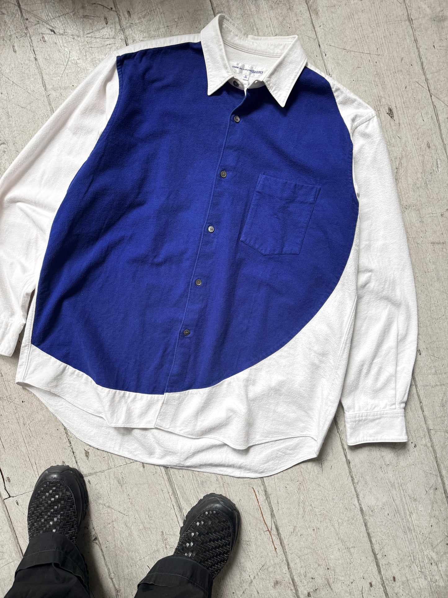 90s Off Center Circle Patch Blue / White Shirt (~L~)