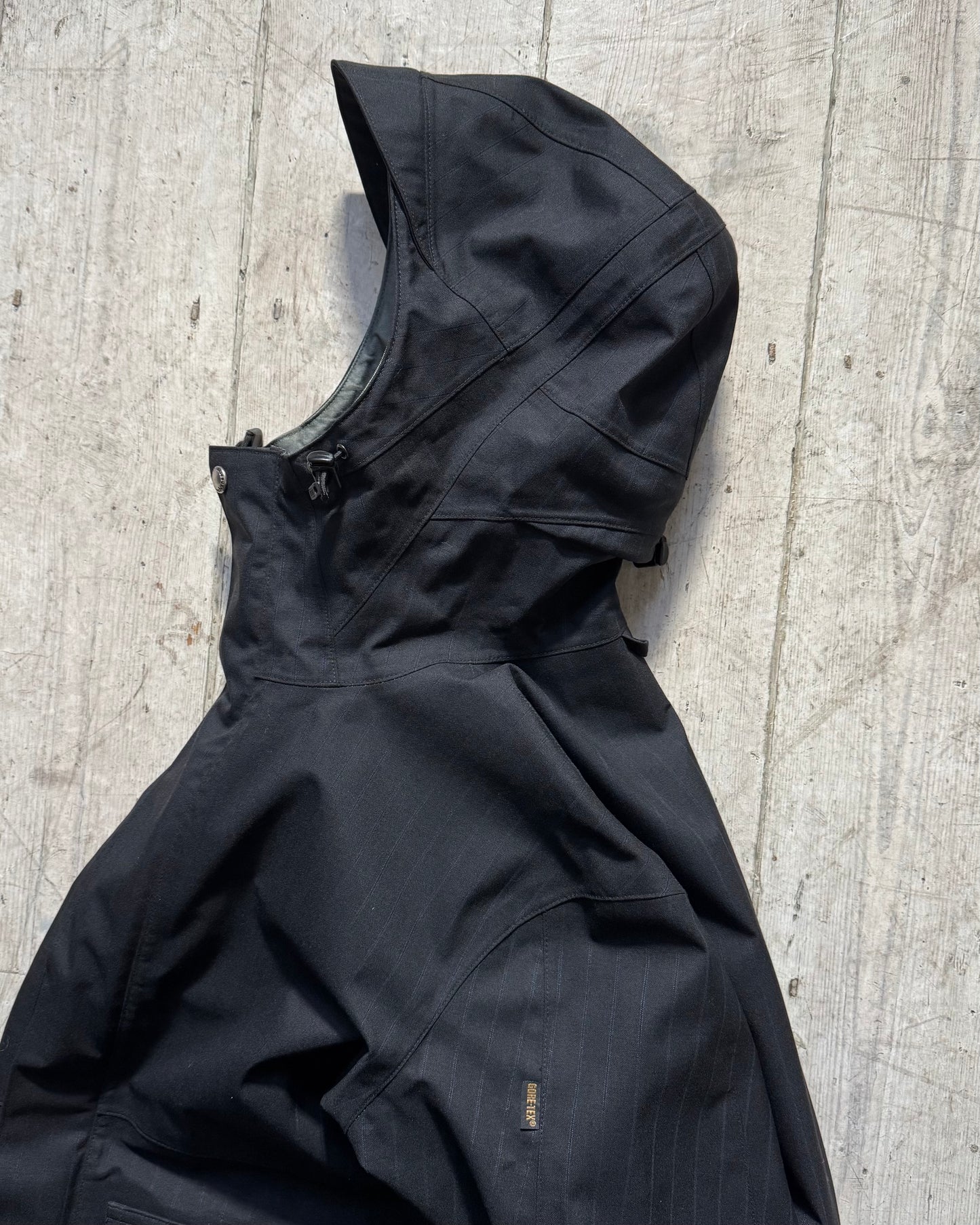 2005 Black Blue Pinstriped Goldwin Gore-tex Jacket (L~XL)