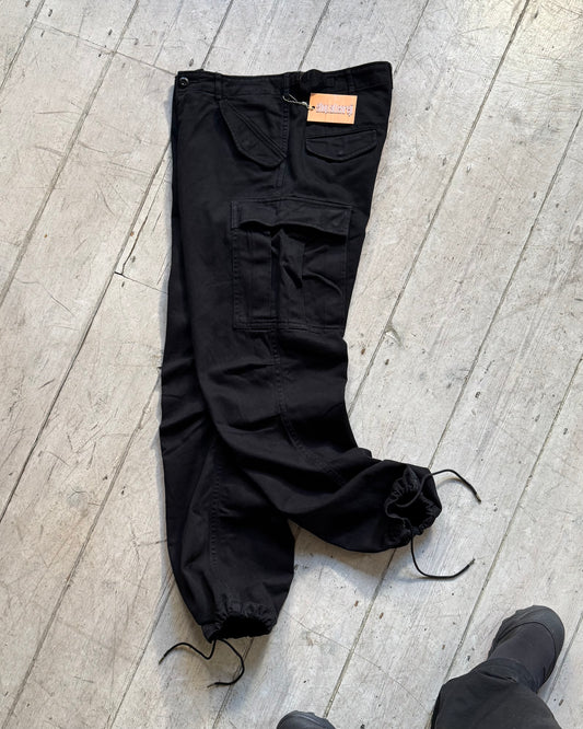2007 Black Knee Darted Cargo Pants  (~30~)