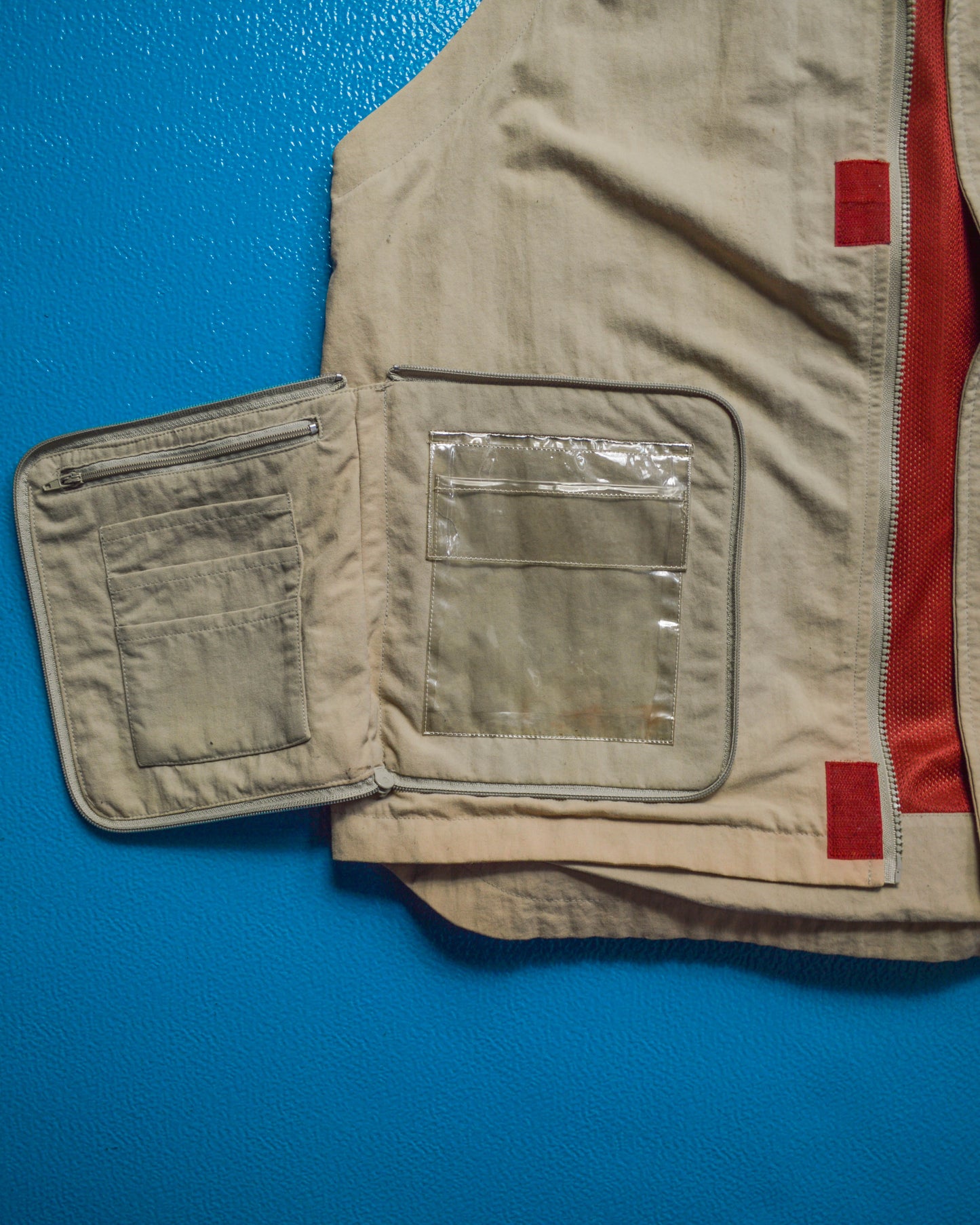 Beige Concealed Compartment Tactical Utility Vest (L)