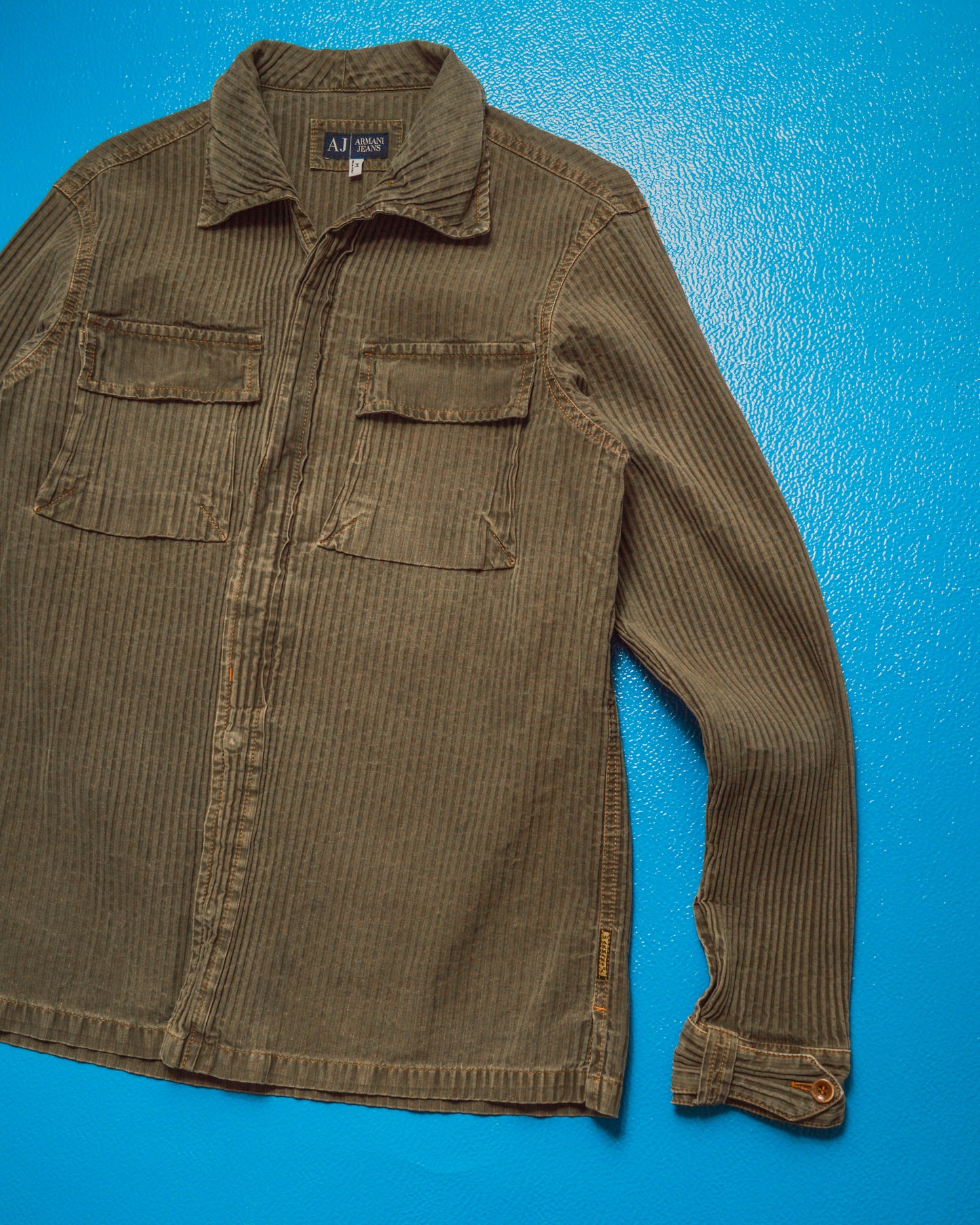 Early 2000s Pleated Brown Shirt (~M~)