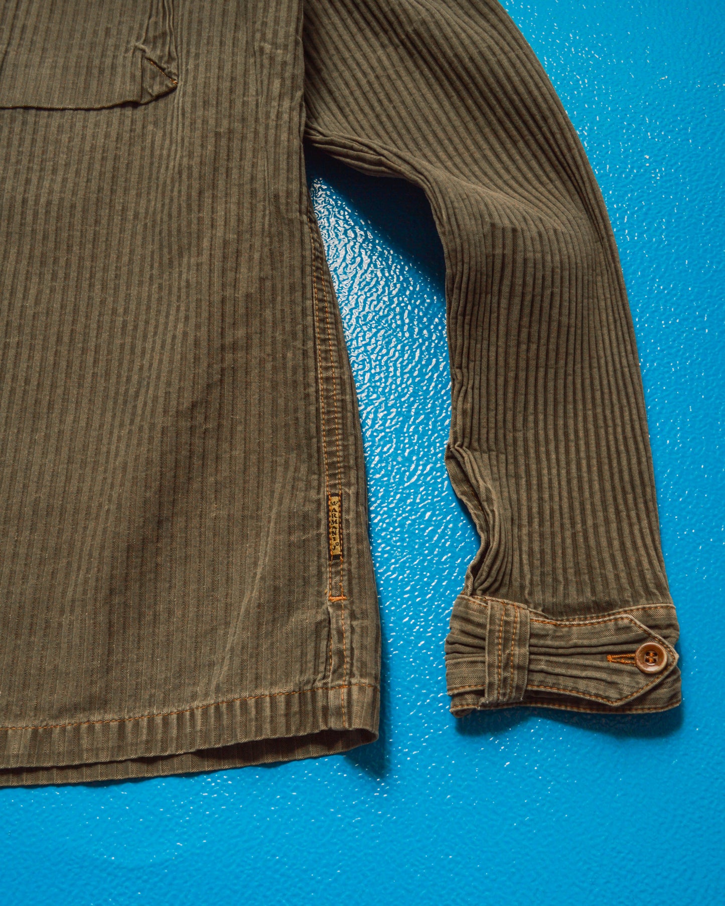 Early 2000s Pleated Brown Shirt (~M~)