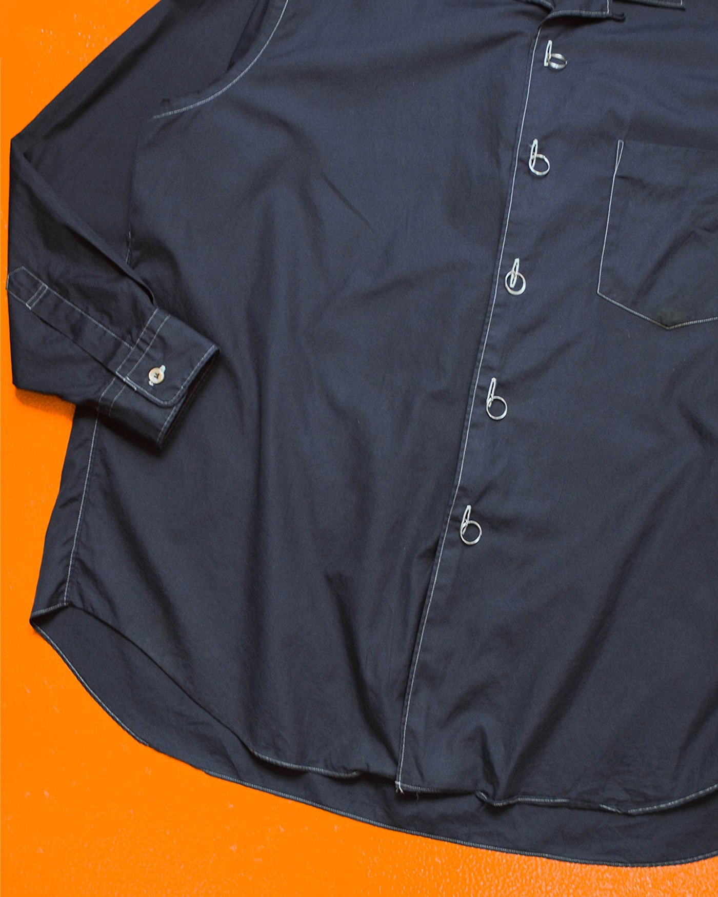 1990 Navy Metal Ring Closure Contrast Stitch Shirt (~L~)