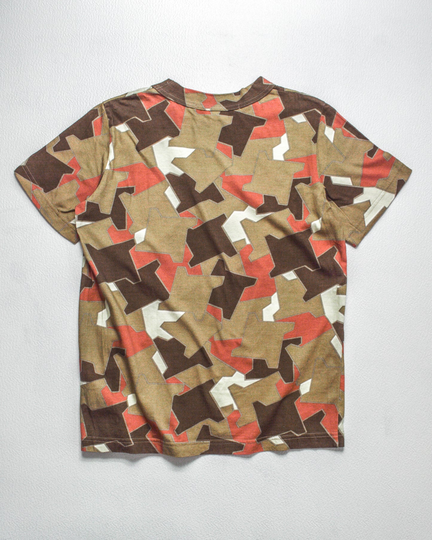 2017 Brown Coral Puzzle / Tile Print T-shirt (M)