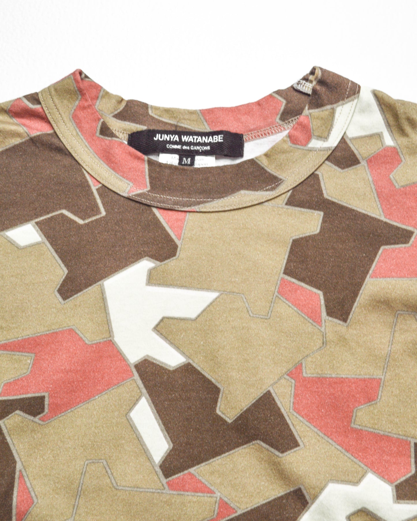 2017 Brown Coral Puzzle / Tile Print T-shirt (M)