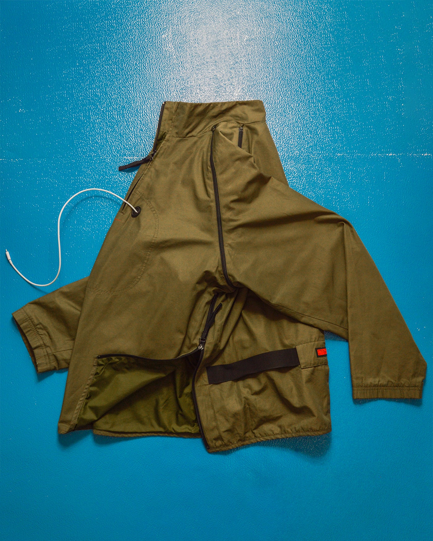 CD Player / Stash Pocket Quarter Zip Jacket (L)