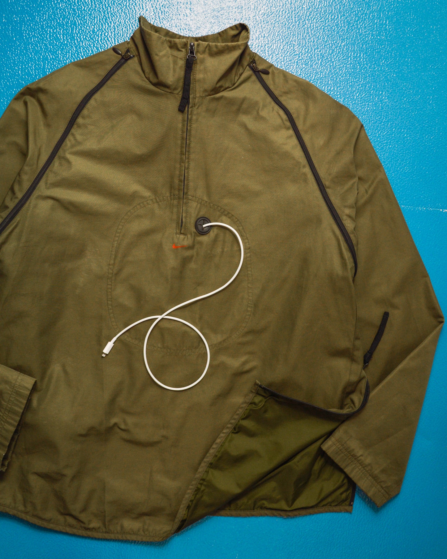 CD Player / Stash Pocket Quarter Zip Jacket (L)