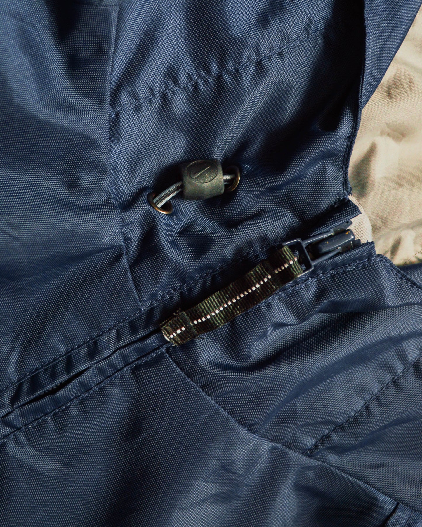 Fall 2000 Egg Cell Style Nylon Navy Windbreaker Jacket (XL)