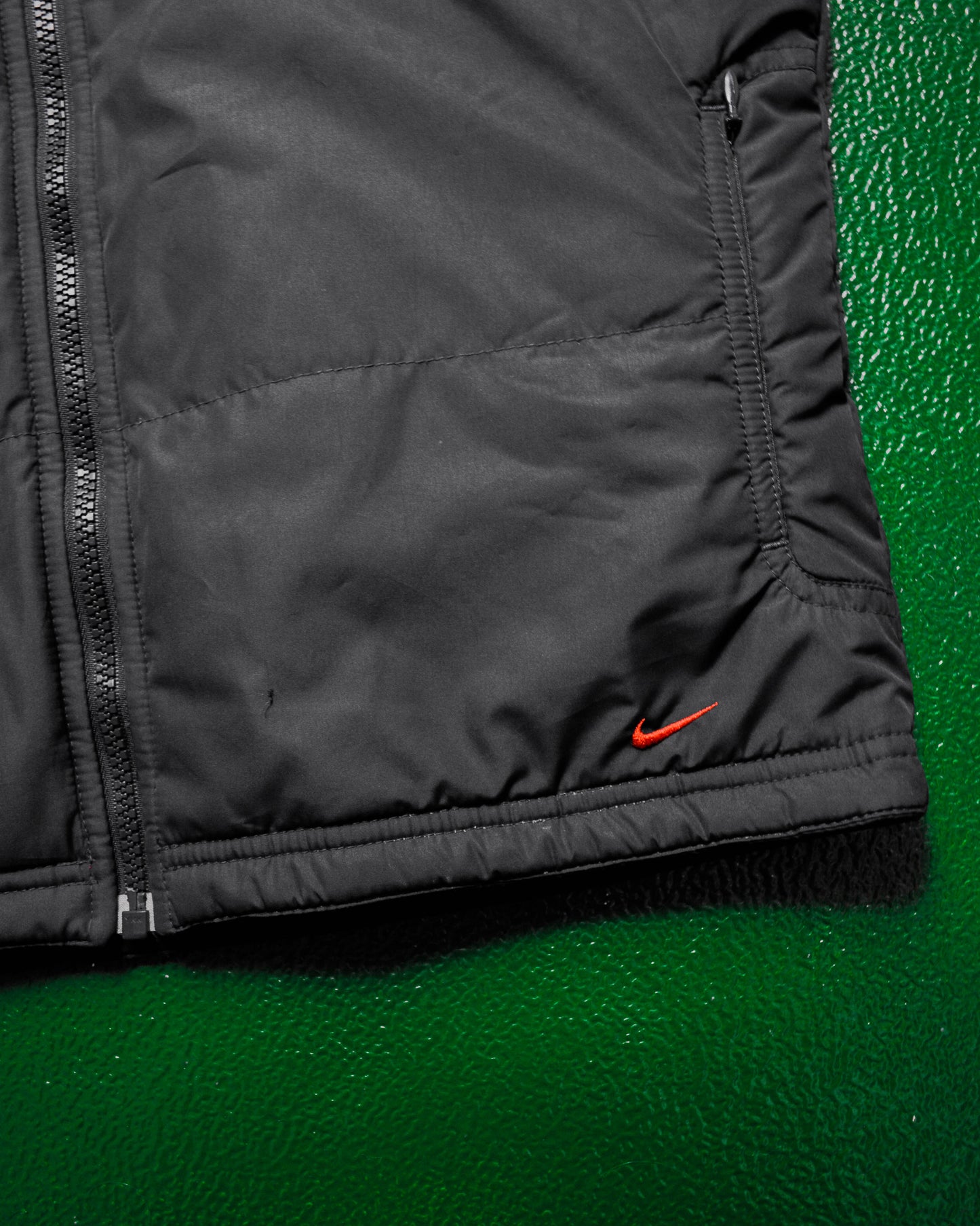 Reversible Fleece Nylon Red Black Vest (~M~)