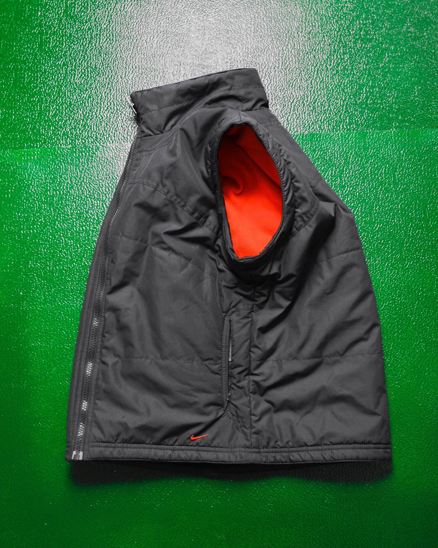 Reversible Fleece Nylon Red Black Vest (~M~)