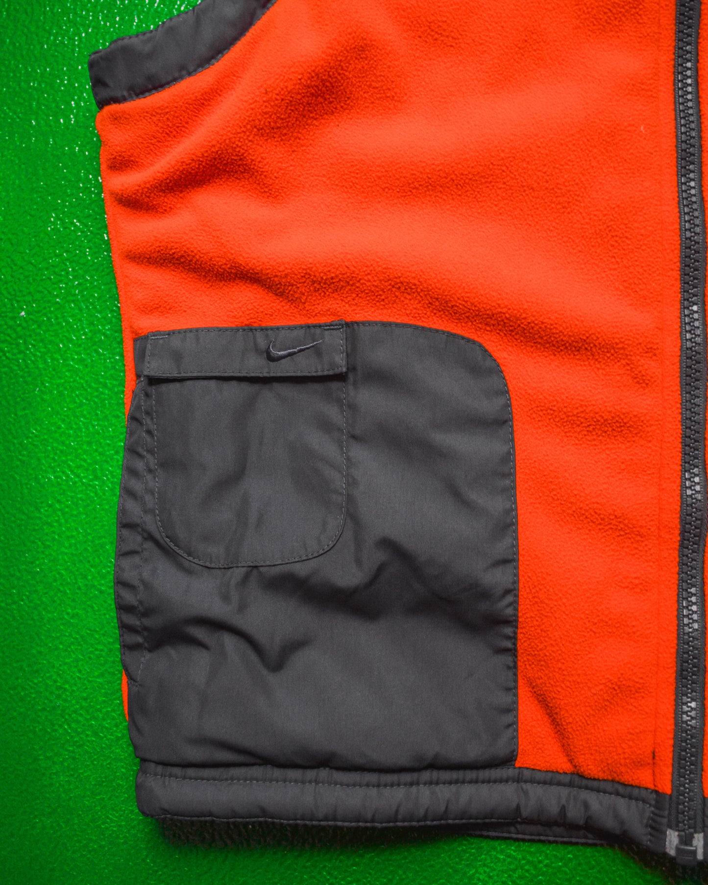 Reversible Fleece Nylon Red Black Vest (~M~)