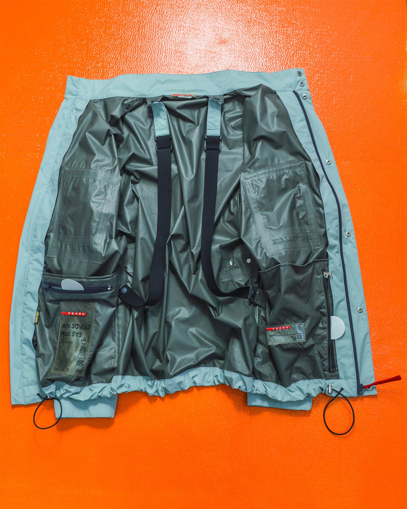 Sport Gore-Tex Ice Blue w Internal Carry / Backpack Straps Packable Jacket ( L ~XL )