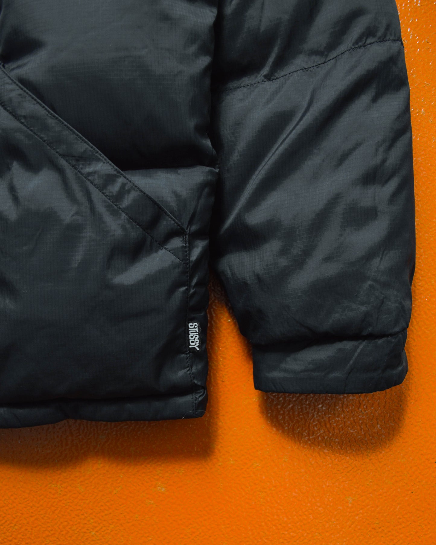 Tonal Allover Script Logo Reversible Puffer Jacket (L)