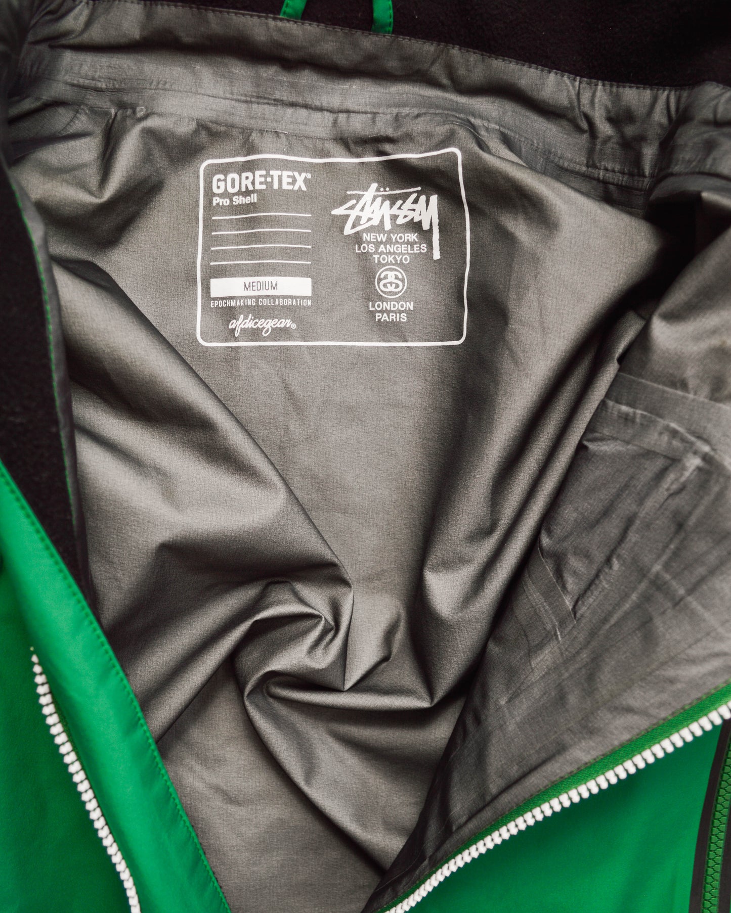 AFDICEGEAR A/W11 Green Asymmetrical Curved Zip Gore-tex Jacket (M~L)