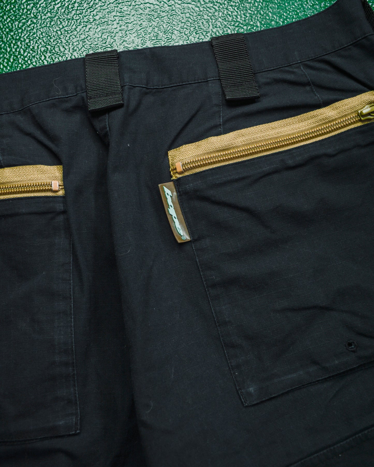 bape Extreme Multi-pocket Cargo Shorts (30~31)