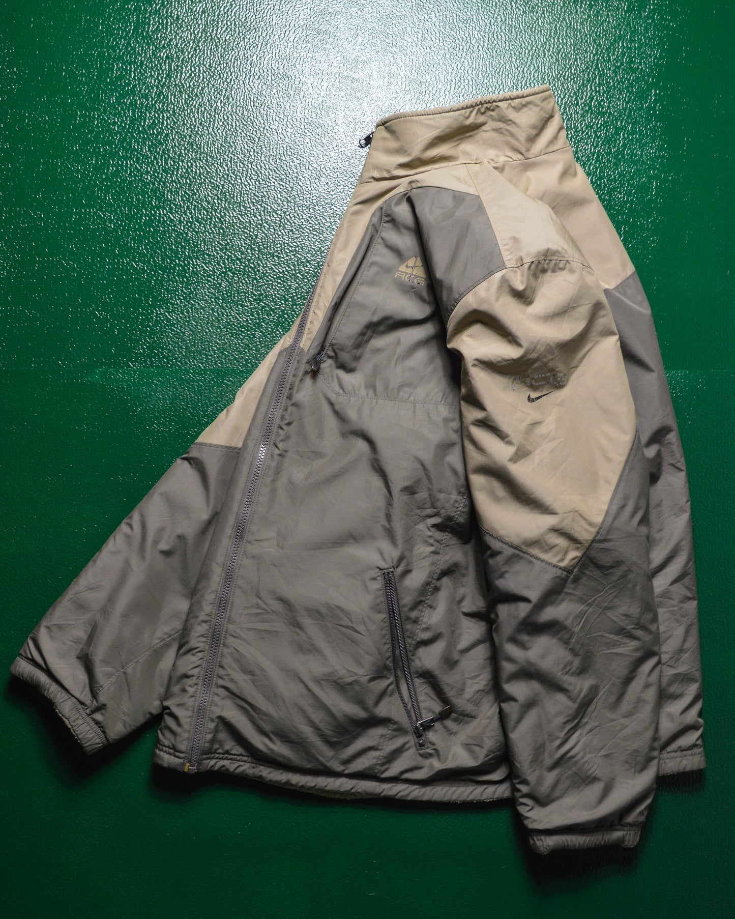 Nike ACG Deep Pile Fleece Reversible Beige / Brown Jacket (M, XL, XXL)