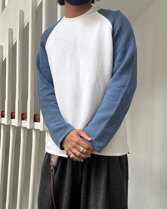 Early 2000s Blue / White Raglan Knit Jumper  (~M~)