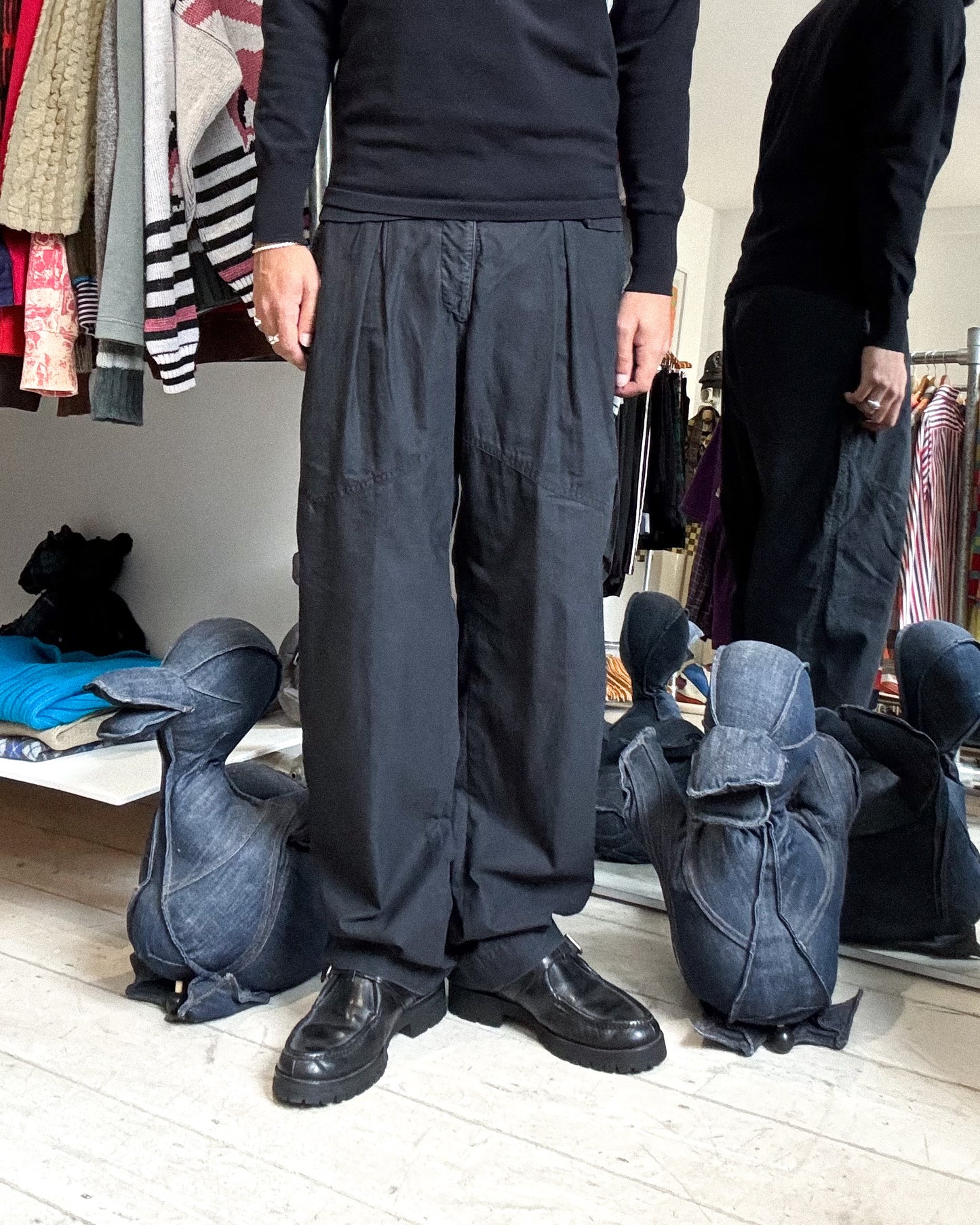 Early 2000s Double Pleated Light Weight Washed Black Pants (31~32)