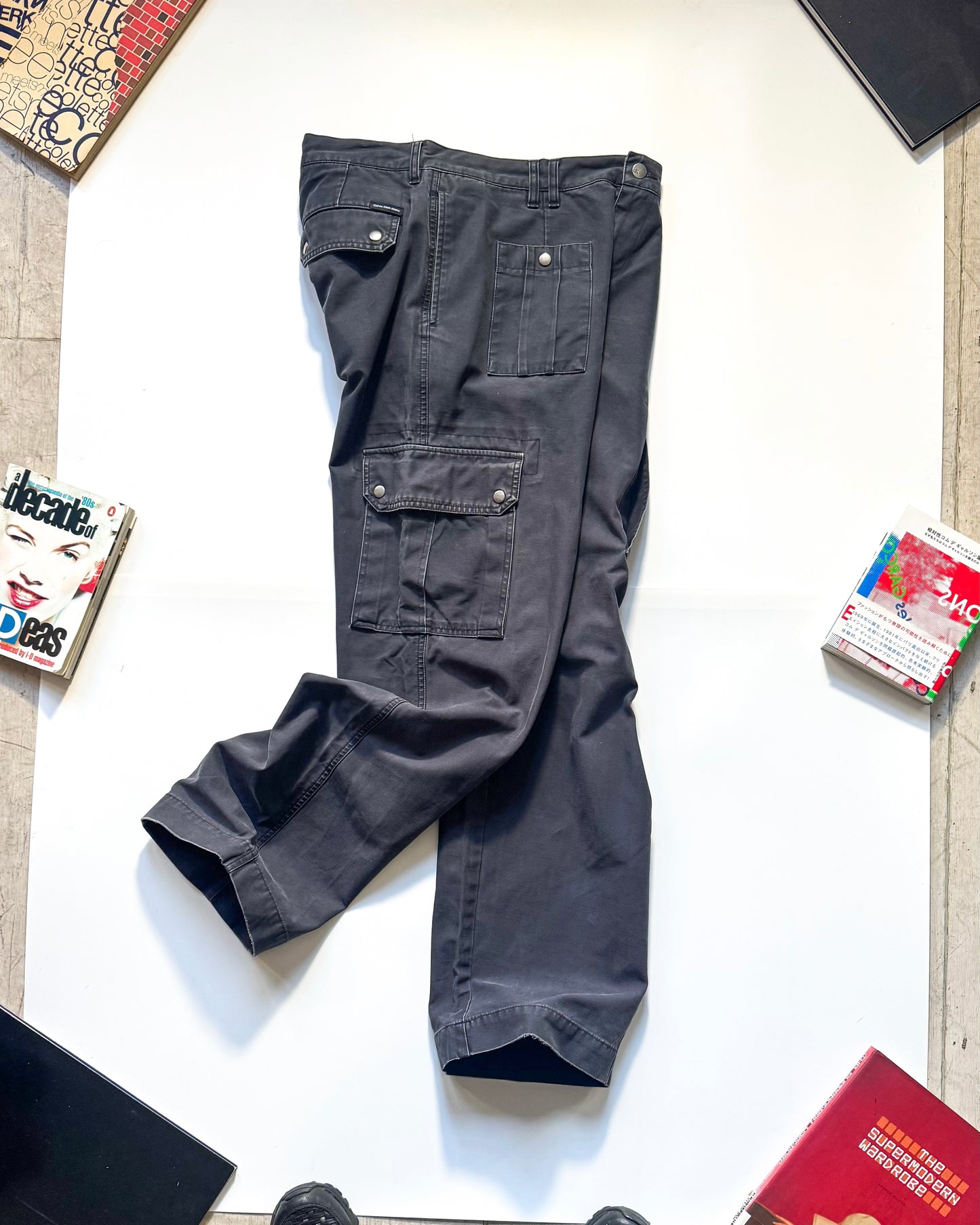 Early 2000s Washed Navy Asymmetrical Patch Pocket Cargo Pants (31~33)