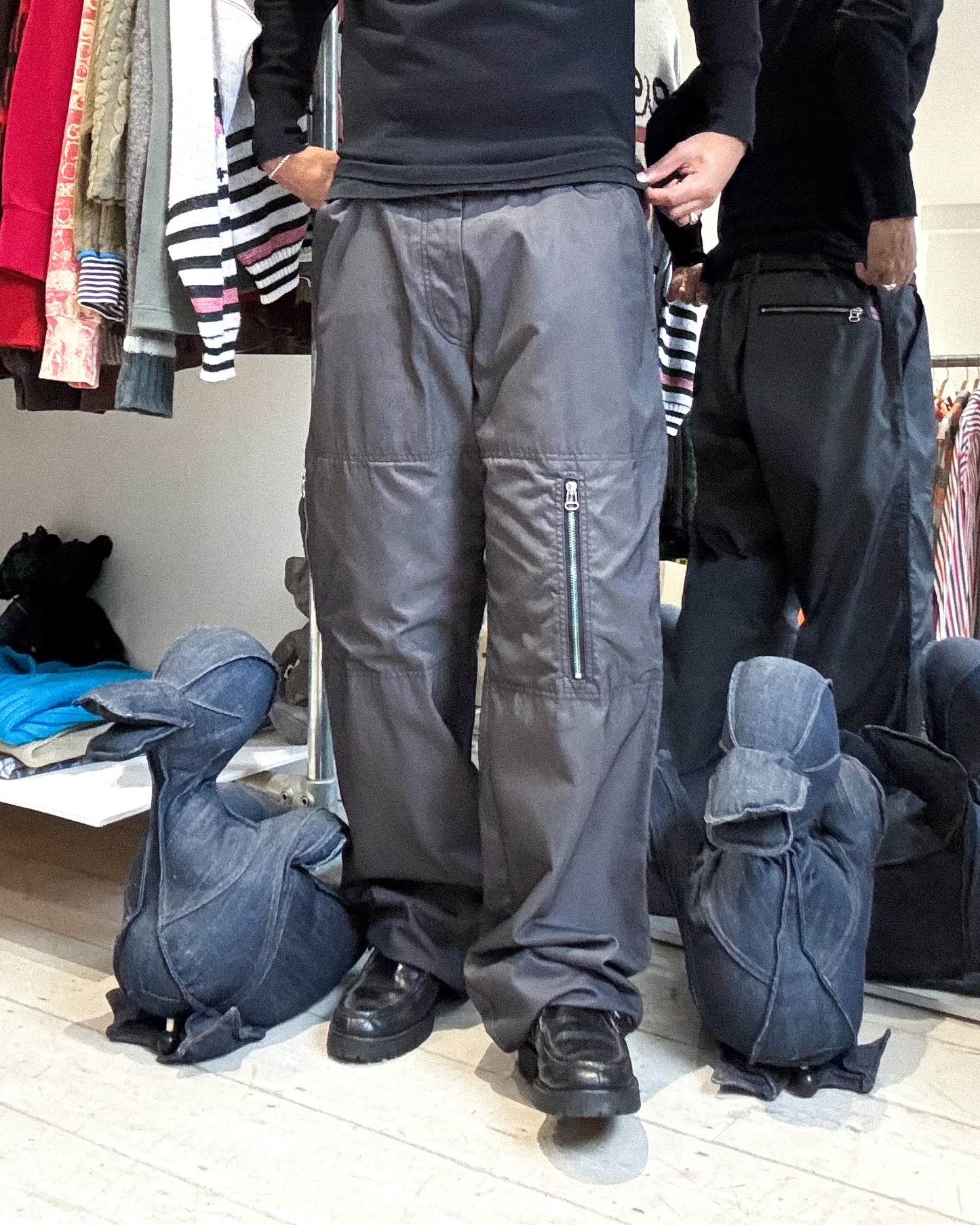 Early 2000s Shimmer Waxed Grey Asymmetrical Zip Cargo Pants (34~36)