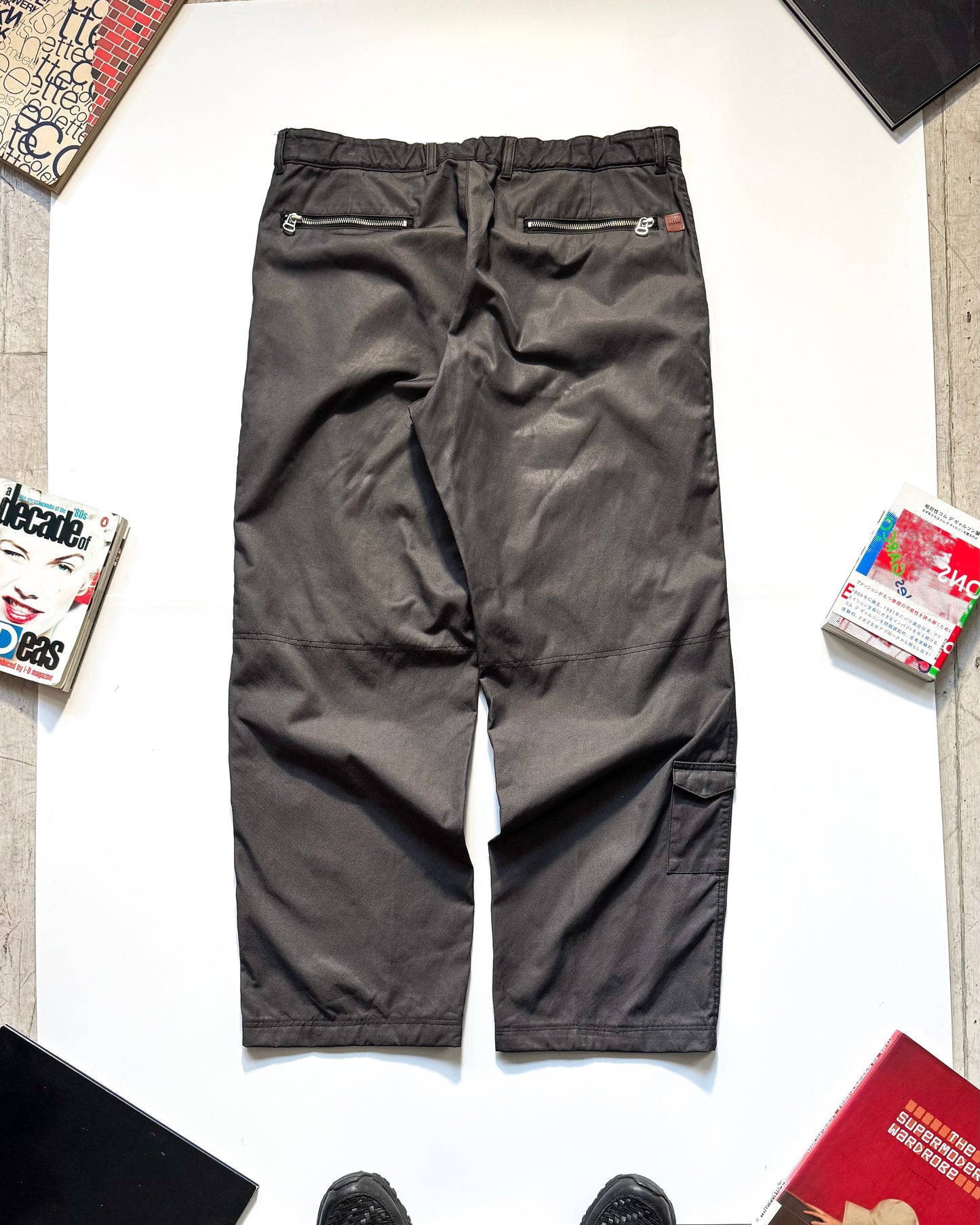 Early 2000s Shimmer Waxed Grey Asymmetrical Zip Cargo Pants (34~36)
