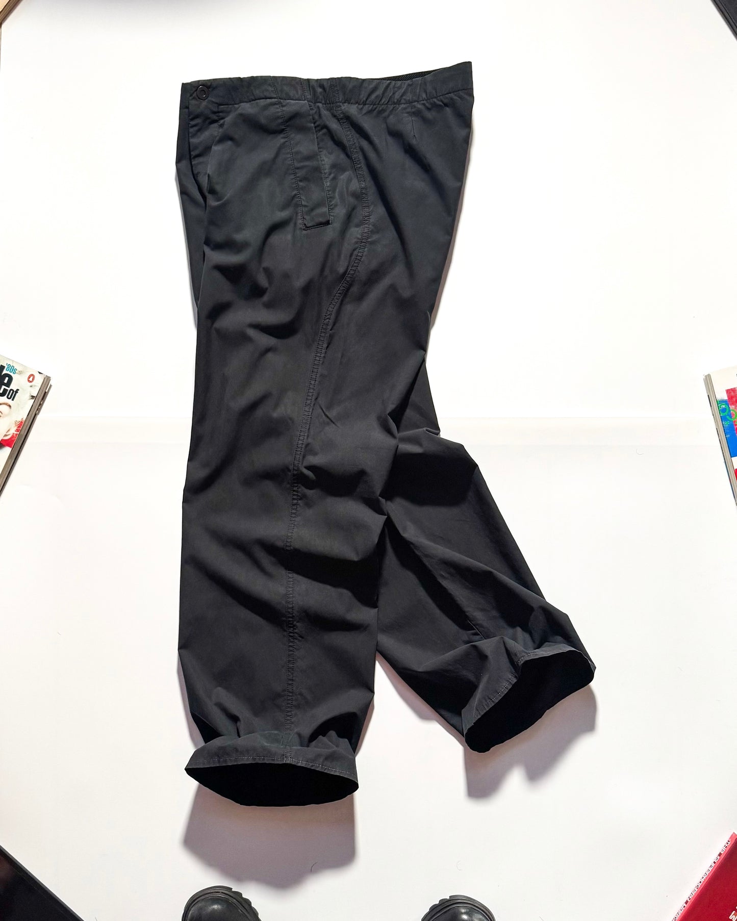 Early 2000s Charcoal Grey Traced / Curved Parallel Panel Trousers   (~32~)