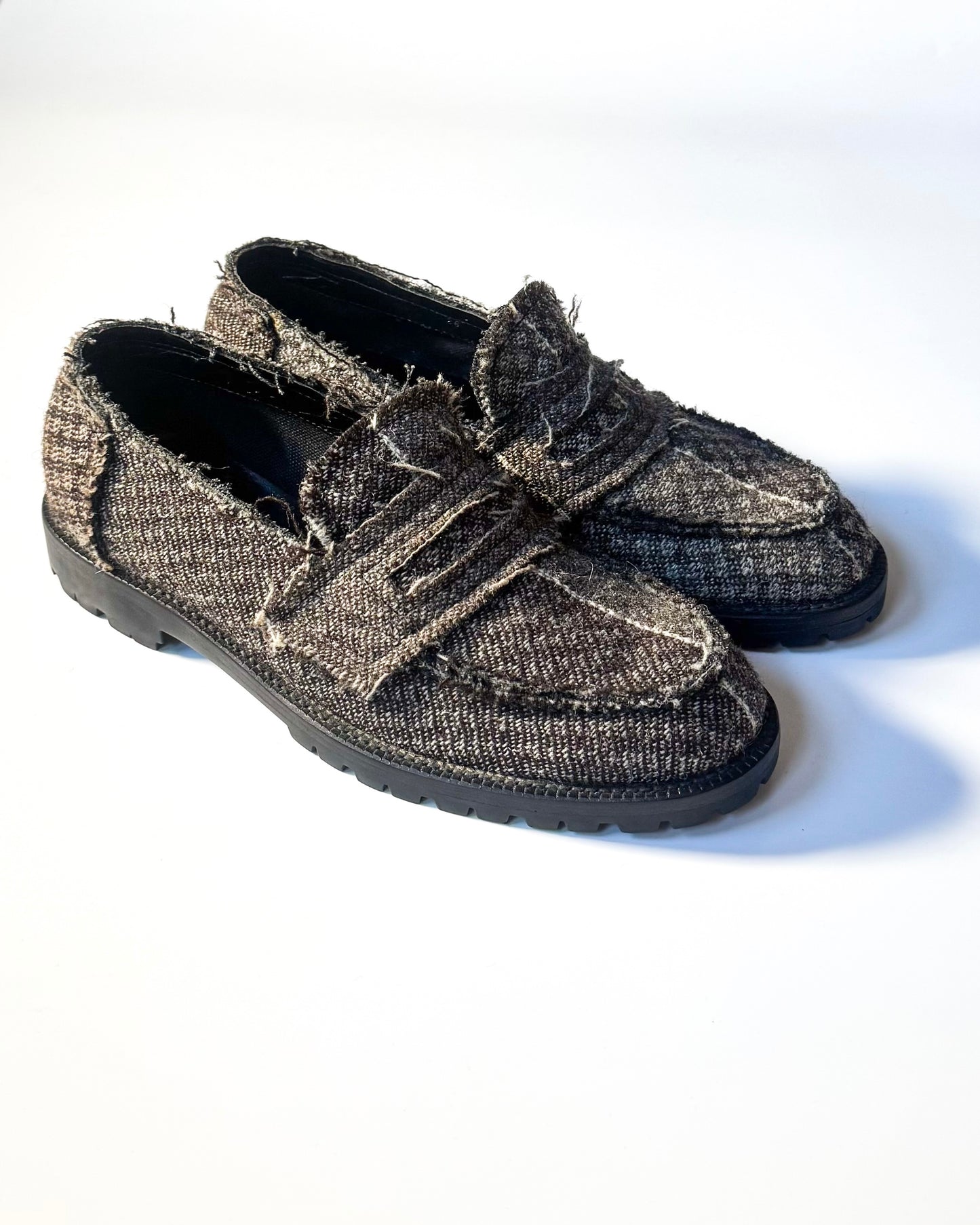 AW92 Raw Edge Tweed Style Loafers  (JP26/ UK7.5)