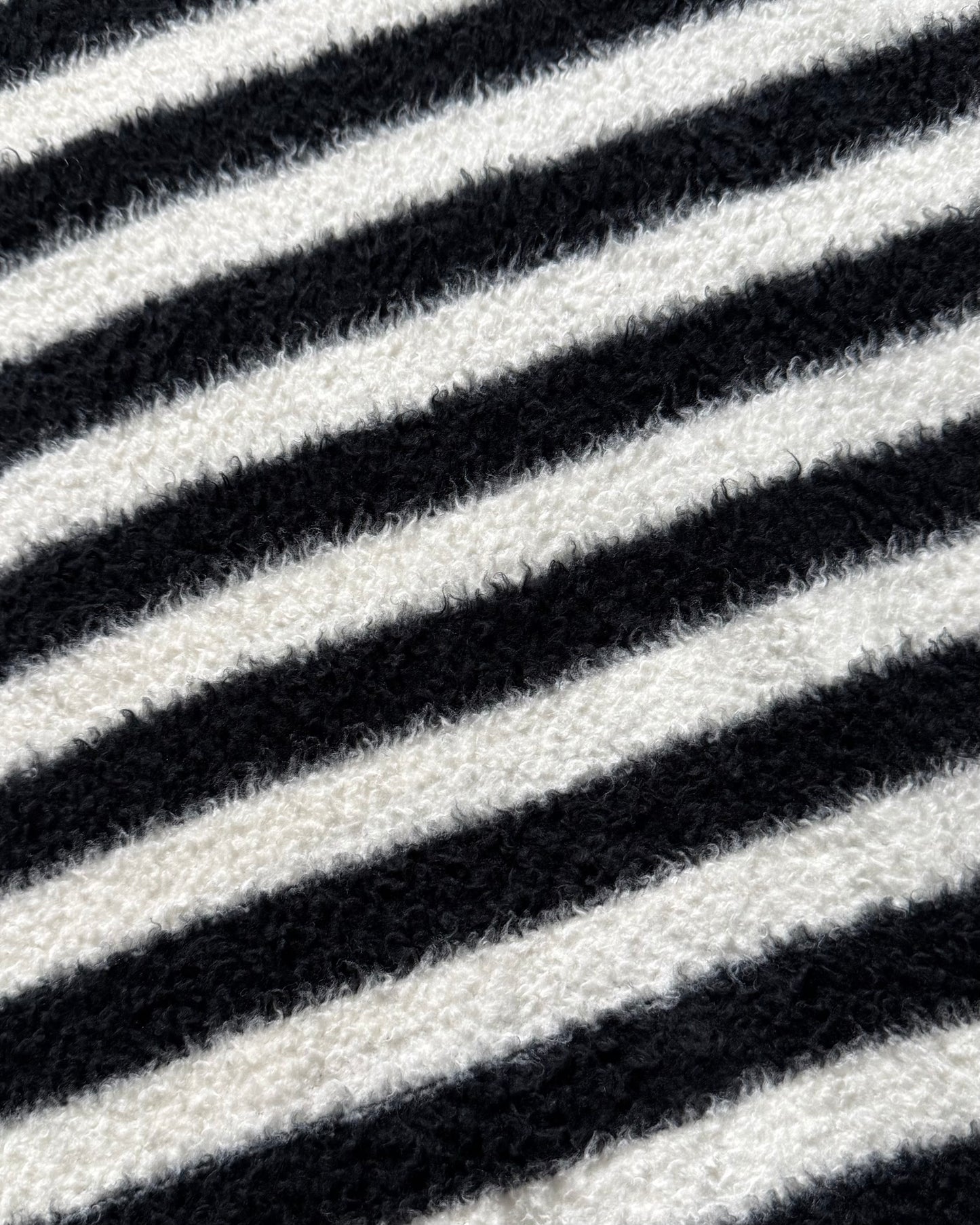 2012 Peter Pan Neck Black White Striped Fleece Jumper  (M~L)