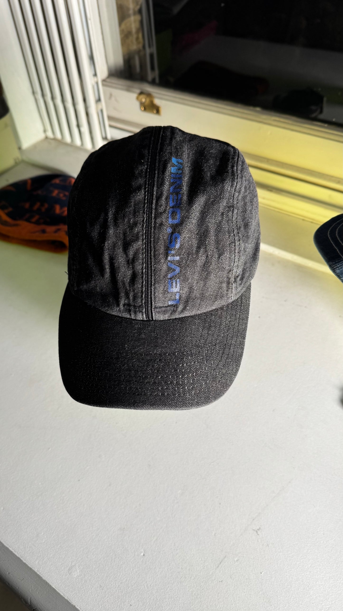 Levi’s +Dkny hat