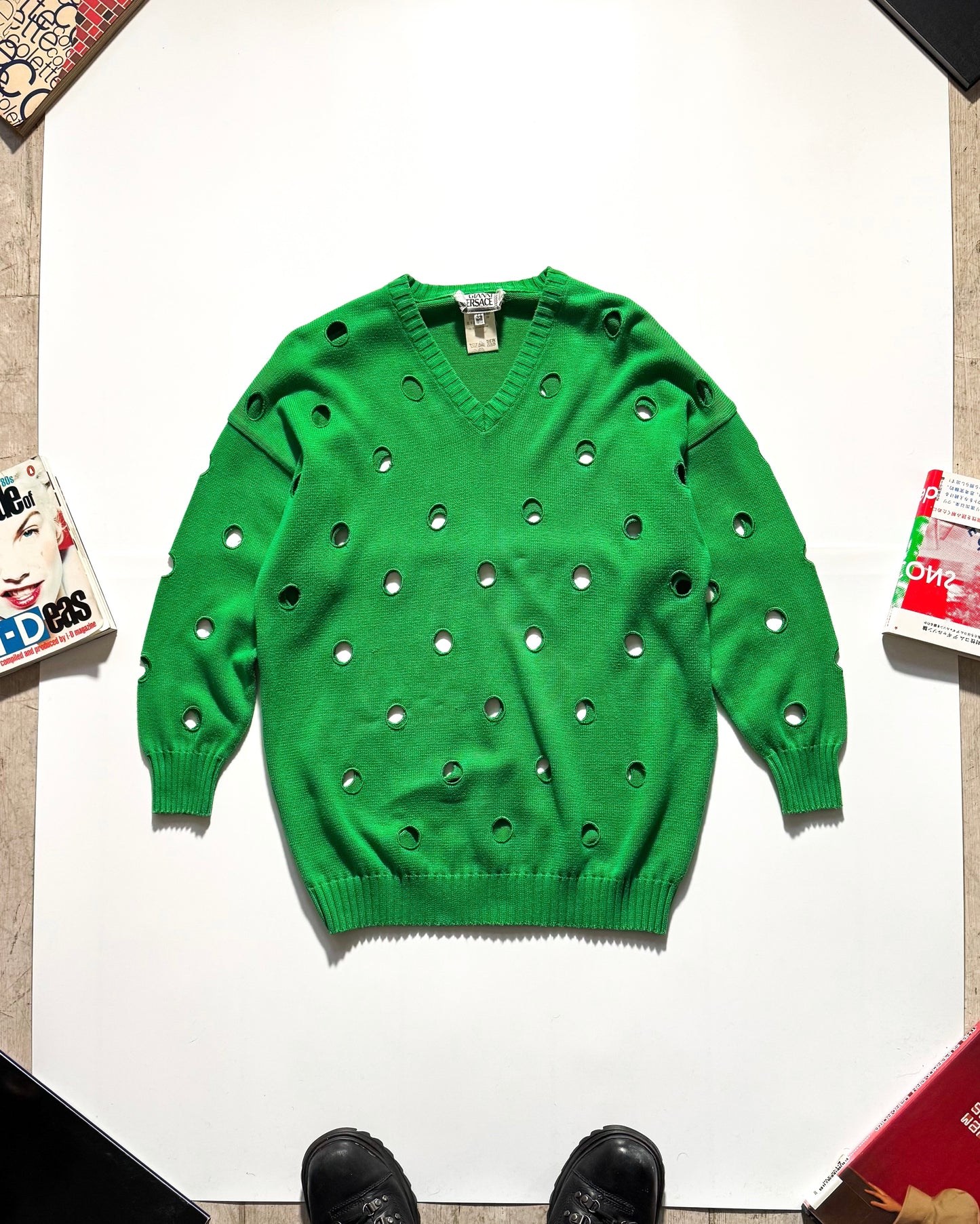 90s Vivid Green Circle Cutout V-neck Knit Jumper (~M~)