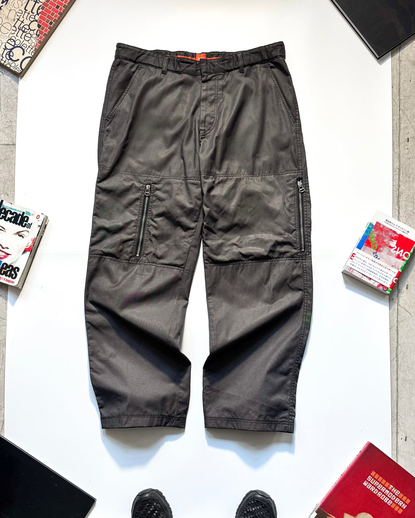 Early 2000s Shimmer Waxed Grey Asymmetrical Zip Cargo Pants (34~36)