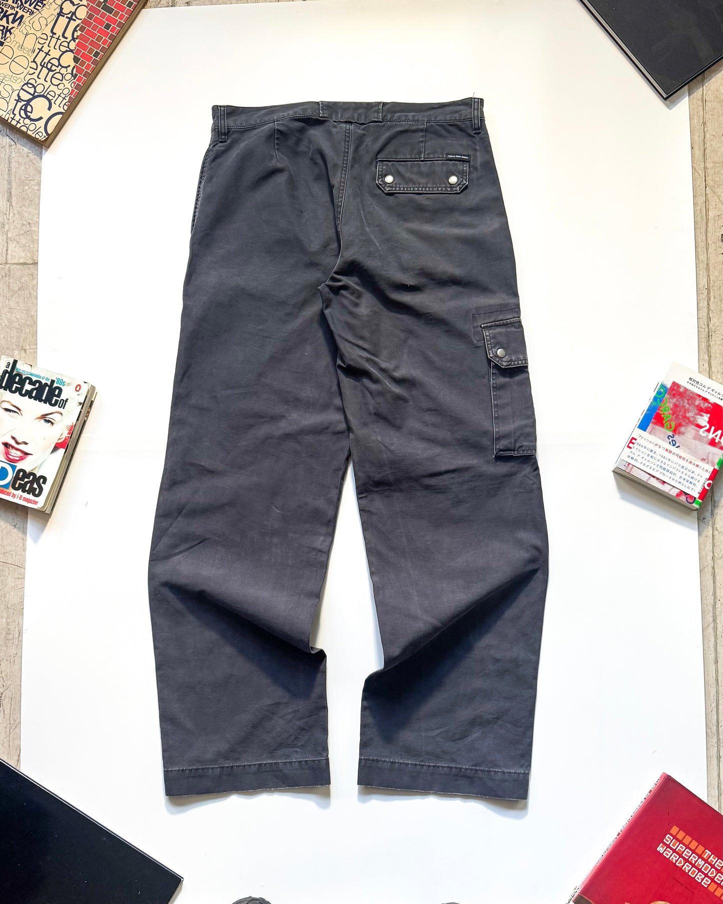 Early 2000s Washed Navy Asymmetrical Patch Pocket Cargo Pants (31~33)