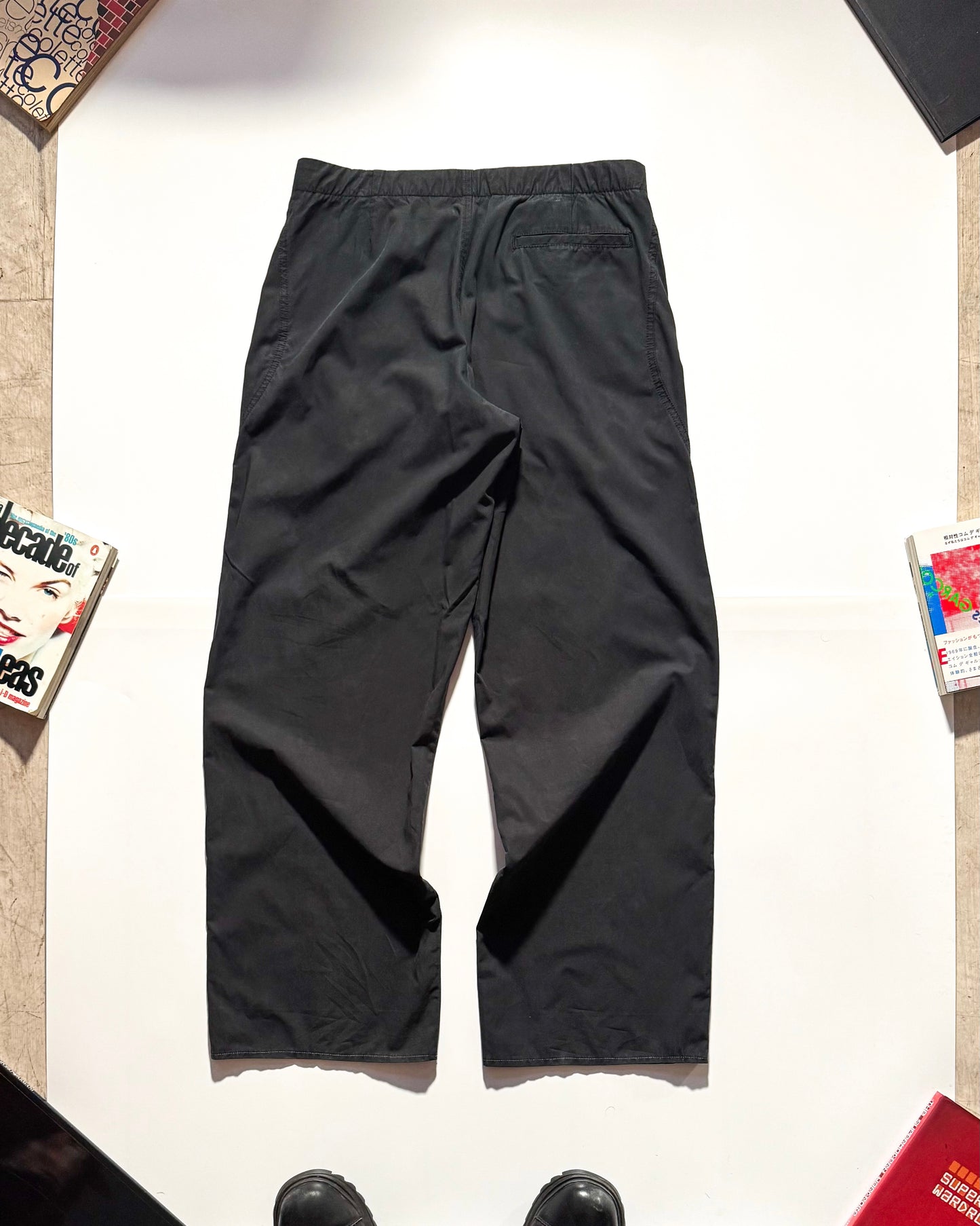 Early 2000s Charcoal Grey Traced / Curved Parallel Panel Trousers   (~32~)
