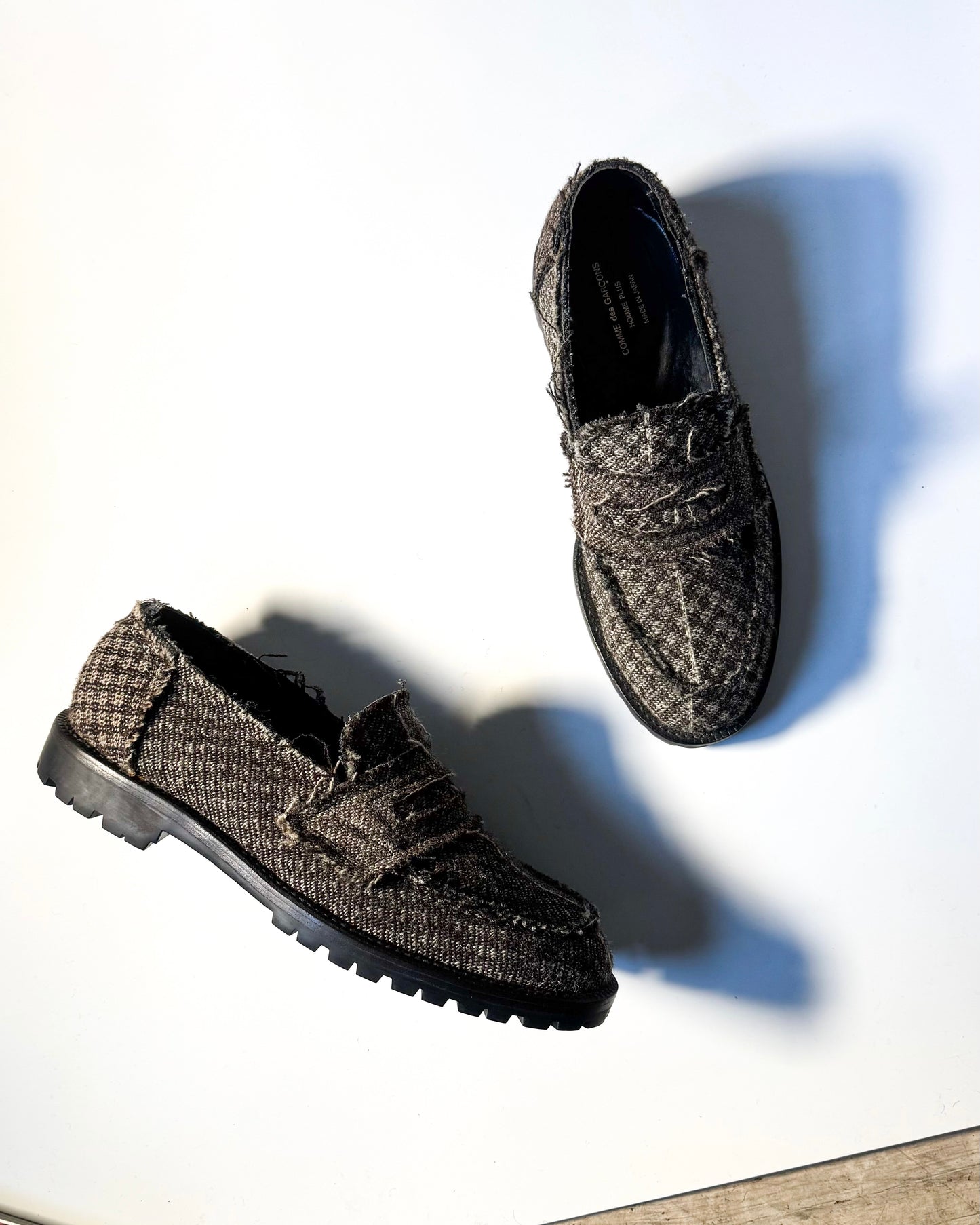 AW92 Raw Edge Tweed Style Loafers  (JP26/ UK7.5)