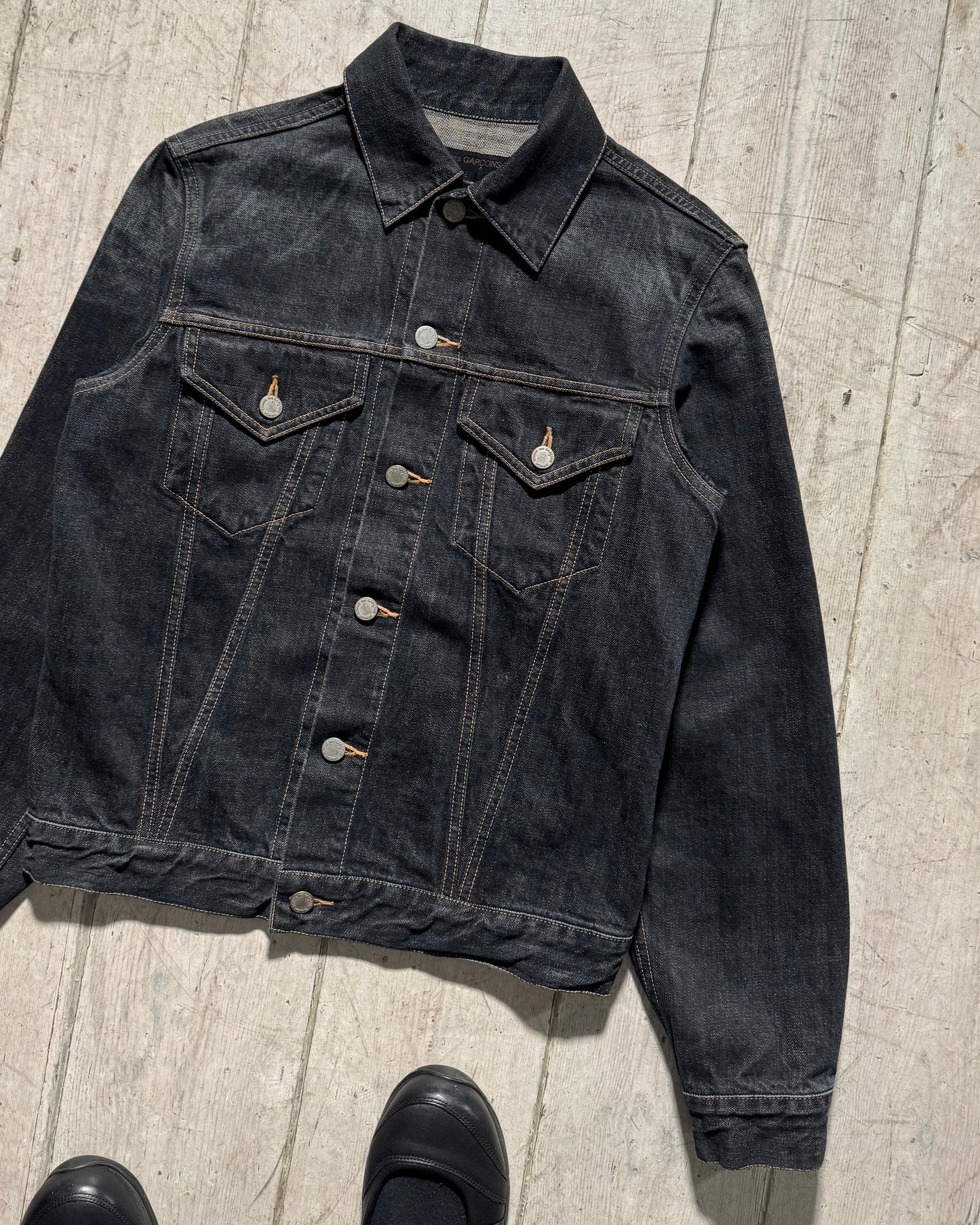 2003 Washed Dark Wash Denim Trucker Jacket (~M~)