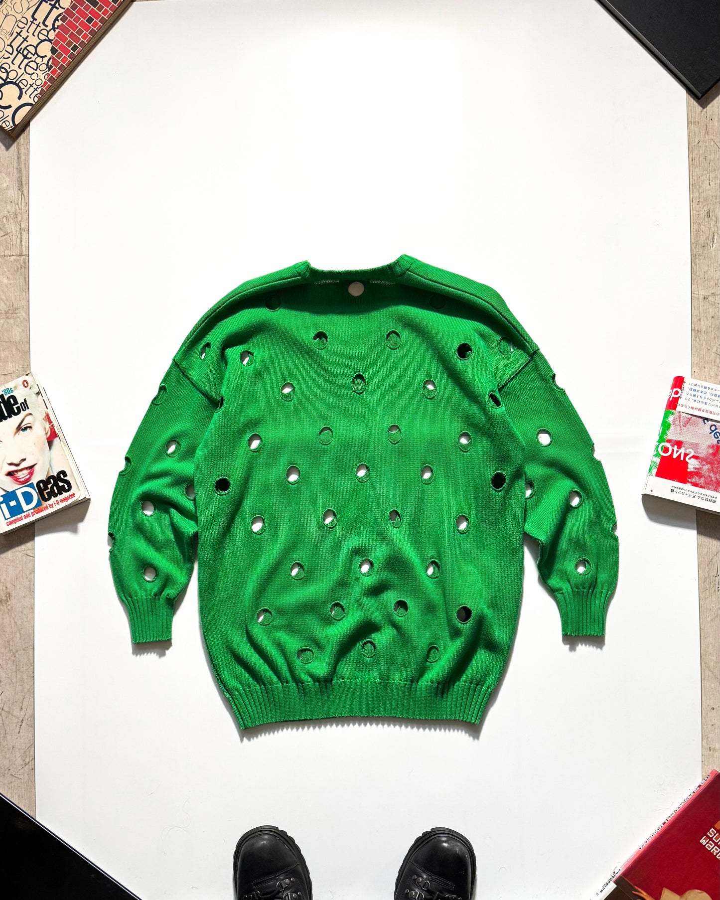 90s Vivid Green Circle Cutout V-neck Knit Jumper (~M~)