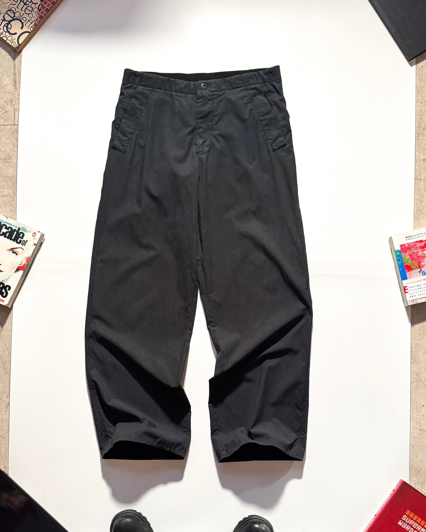 Early 2000s Charcoal Grey Traced / Curved Parallel Panel Trousers   (~32~)