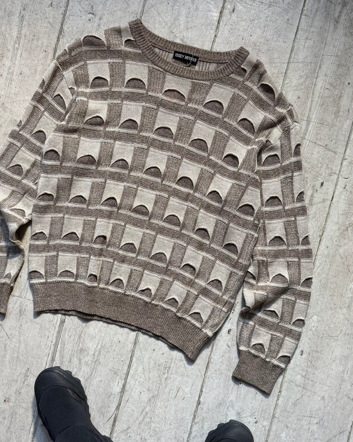 Spring 1991 Rolled 3-D Panel Archway Pattern Knit Sweater / Jumper (~M~)