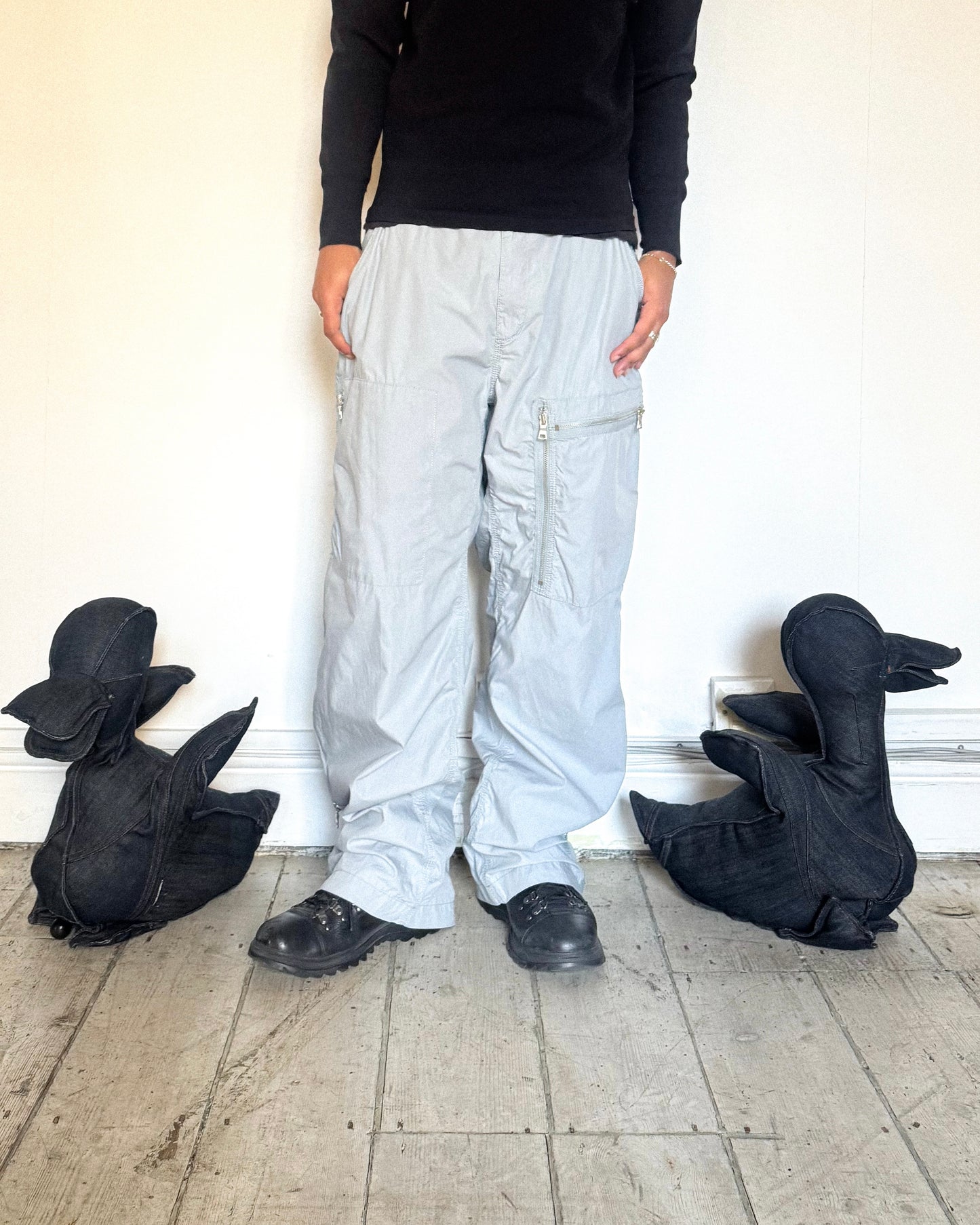 Early 2000s Light Grey Asymmetrical Cargo Tech Pants (33~36)