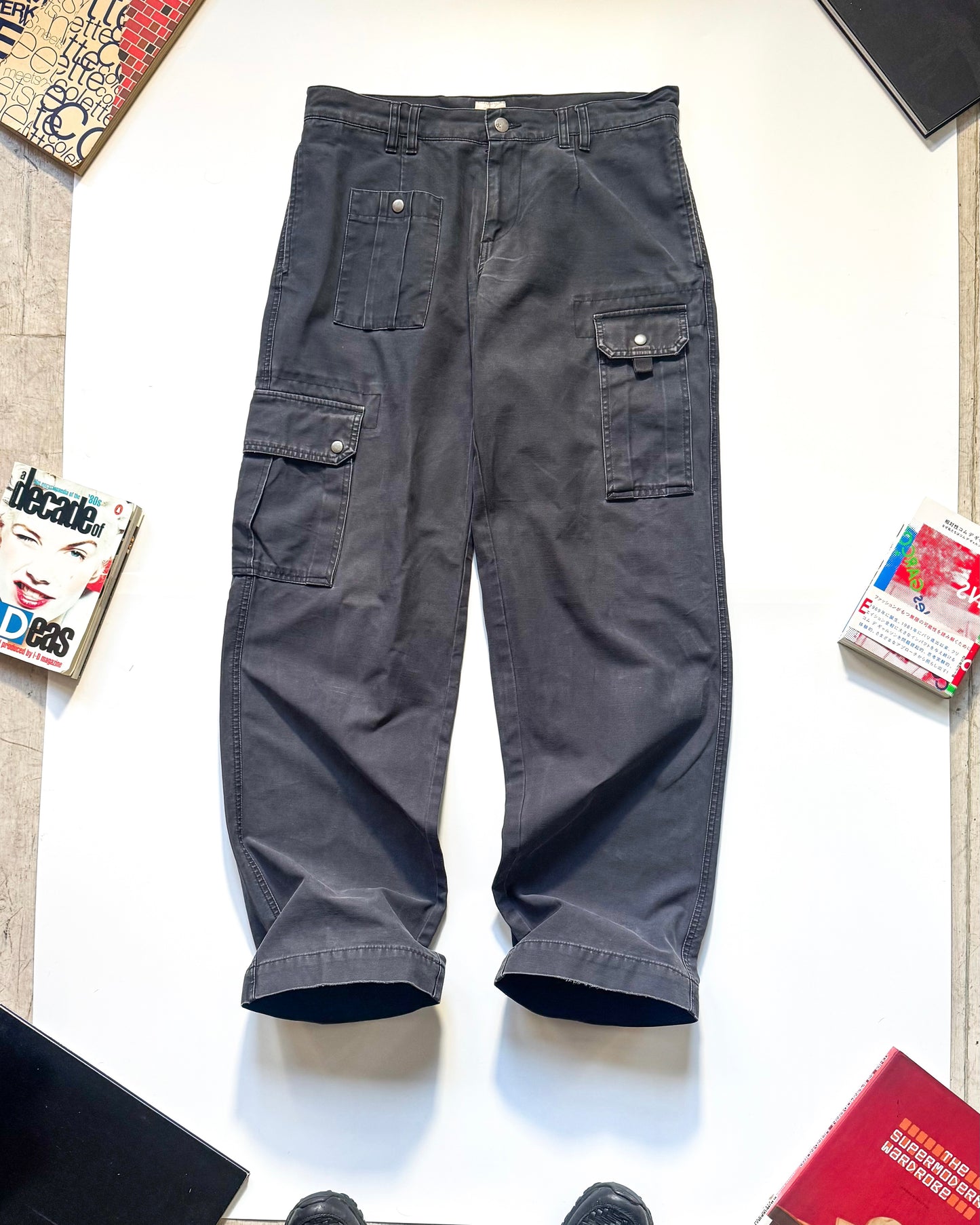 Early 2000s Washed Navy Asymmetrical Patch Pocket Cargo Pants (31~33)