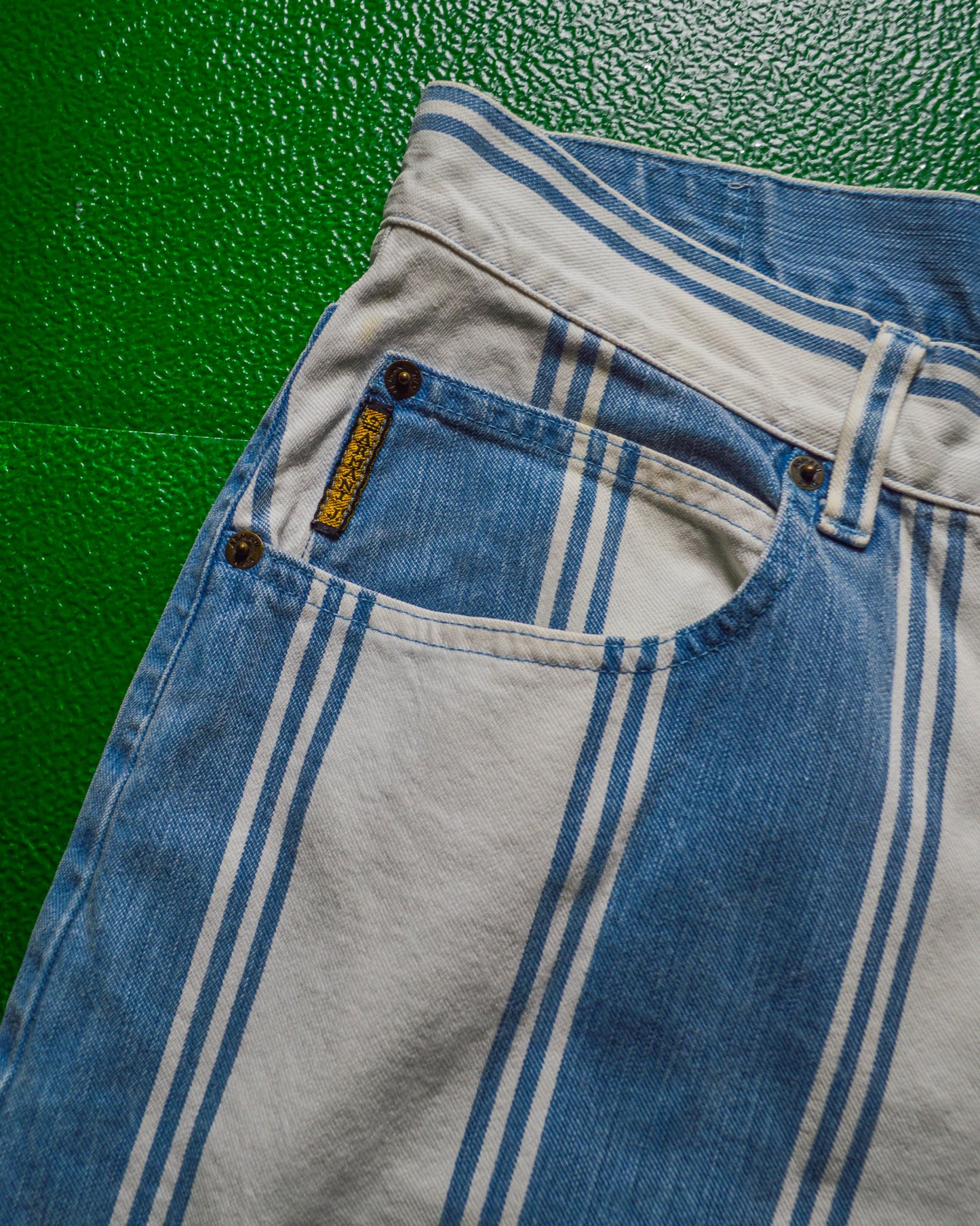 90s Striped Elephant Print Blue White Denim Shorts  Jorts (~32~)